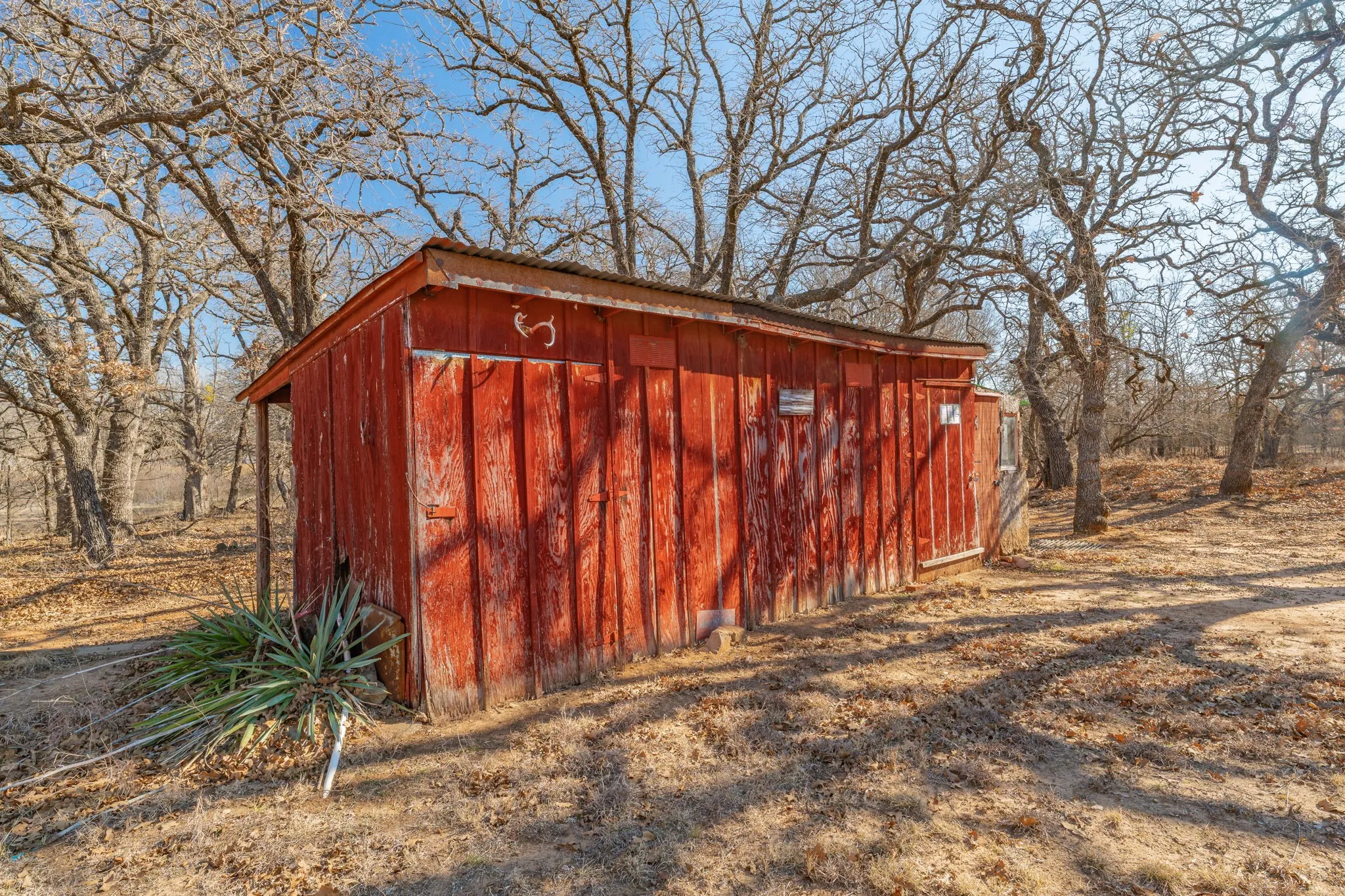 Single Family Residence For Sale in Comanche County , 650 County Road 426, De Leon, Texas 76444, 3 Bedroom, 1 Bathroom, Garage spaces, 2,275 Sqft, built in 1986, mls#21181418, Real Estate Agent in De Leon, Homes For Sale in Comanche county, Homes For Sale in De Leon, Realtor in De Leon Texas, Real Estate Brokerage Independent Realty Texas, Luminita Cordes Realtor