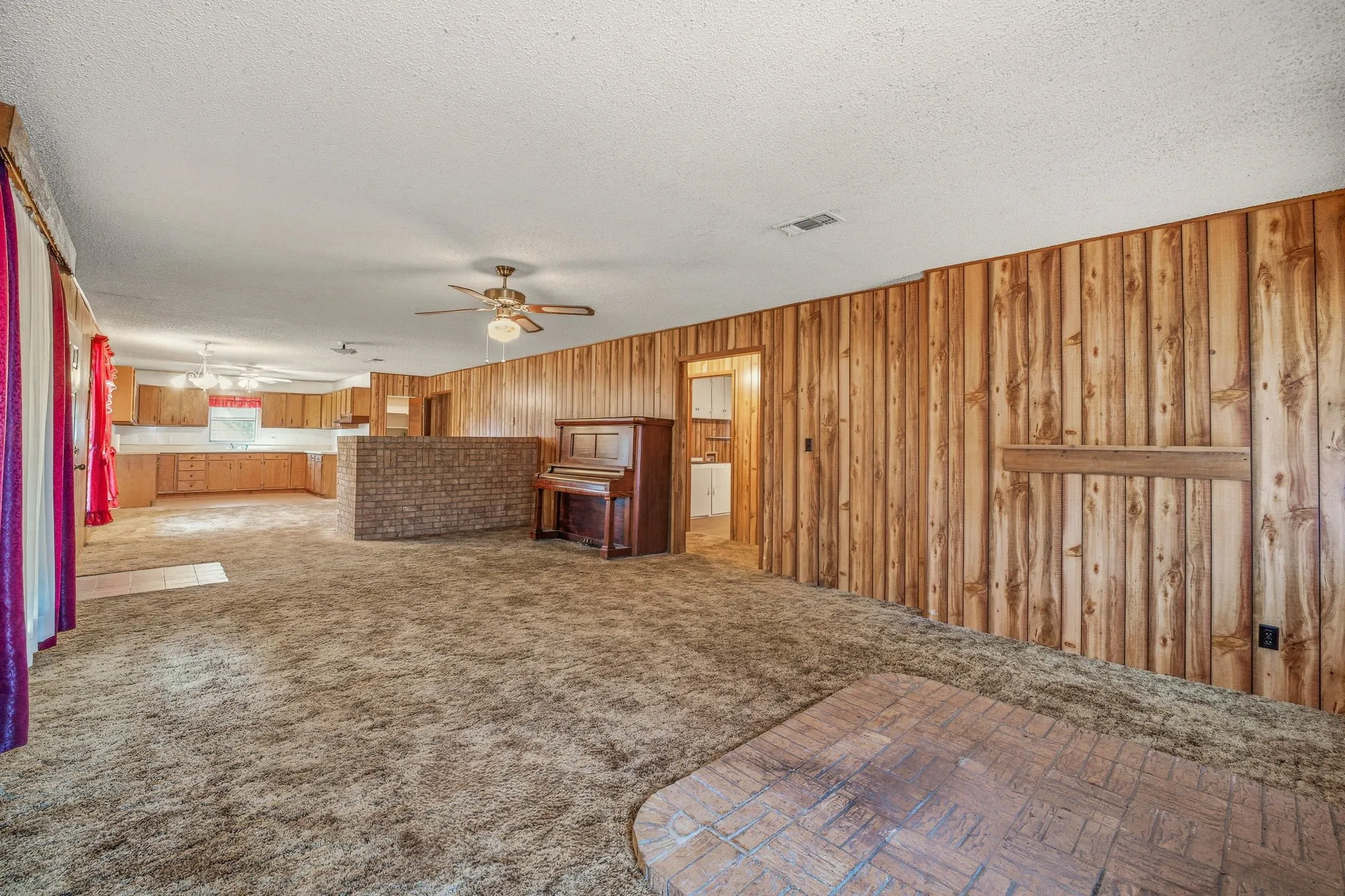 Single Family Residence For Sale in Comanche County , 650 County Road 426, De Leon, Texas 76444, 3 Bedroom, 1 Bathroom, Garage spaces, 2,275 Sqft, built in 1986, mls#21181418, Real Estate Agent in De Leon, Homes For Sale in Comanche county, Homes For Sale in De Leon, Realtor in De Leon Texas, Real Estate Brokerage Independent Realty Texas, Luminita Cordes Realtor