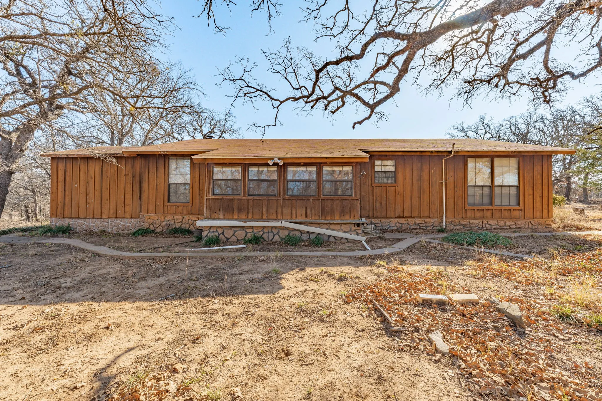 Single Family Residence For Sale in Comanche County , 650 County Road 426, De Leon, Texas 76444, 3 Bedroom, 1 Bathroom, Garage spaces, 2,275 Sqft, built in 1986, mls#21181418, Real Estate Agent in De Leon, Homes For Sale in Comanche county, Homes For Sale in De Leon, Realtor in De Leon Texas, Real Estate Brokerage Independent Realty Texas, Luminita Cordes Realtor