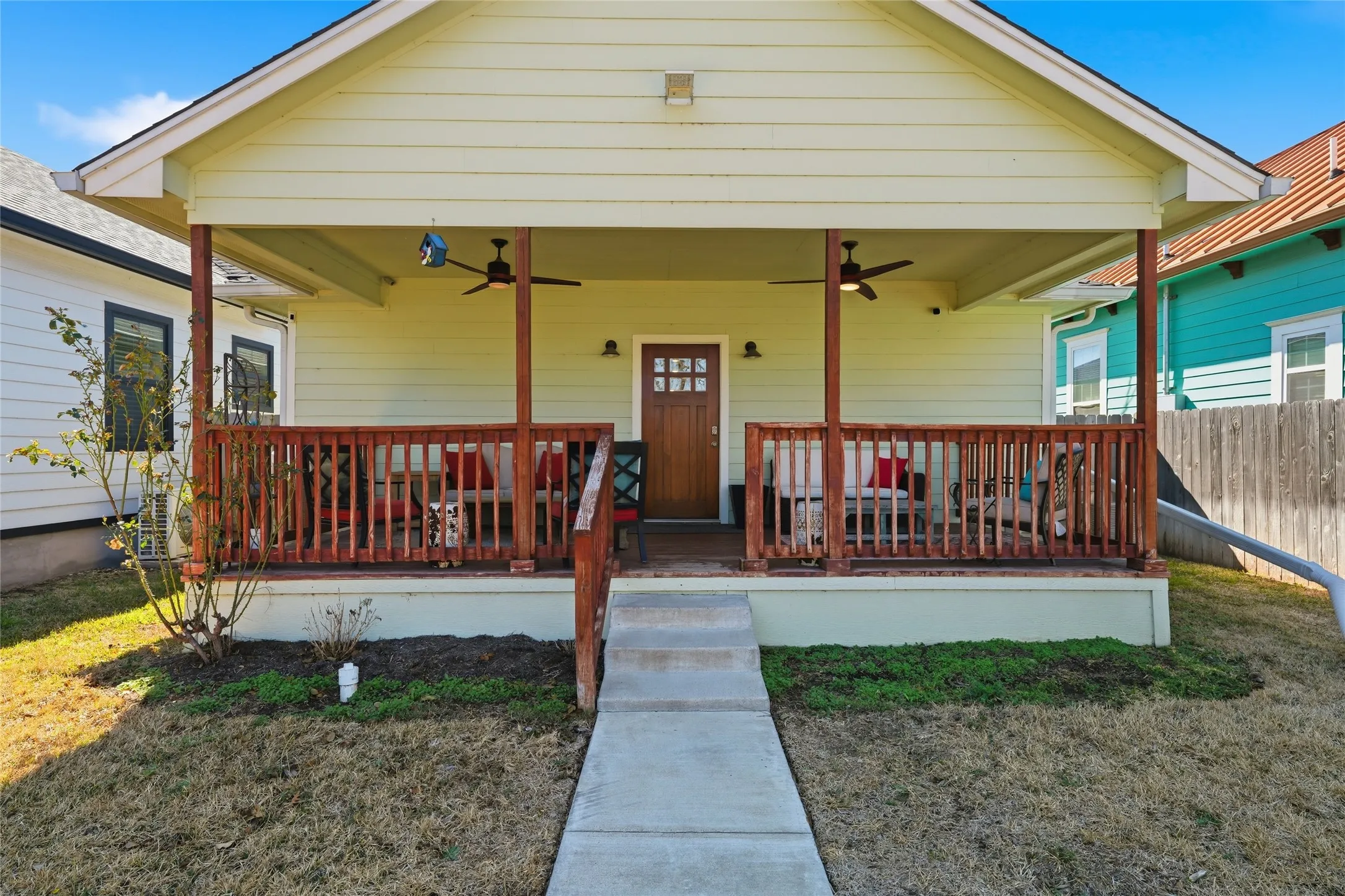 Single Family Residence For Sale in Mc Lennan County , 708 S 9th Street, Waco, Texas 76706, 2 Bedroom, 3 Bathroom, Garage spaces, 1,088 Sqft, built in 1912, mls#21183828, Real Estate Agent in Waco, Homes For Sale in Mc Lennan county, Homes For Sale in Waco, Realtor in Waco Texas, Real Estate Brokerage Independent Realty Texas, Luminita Cordes Realtor