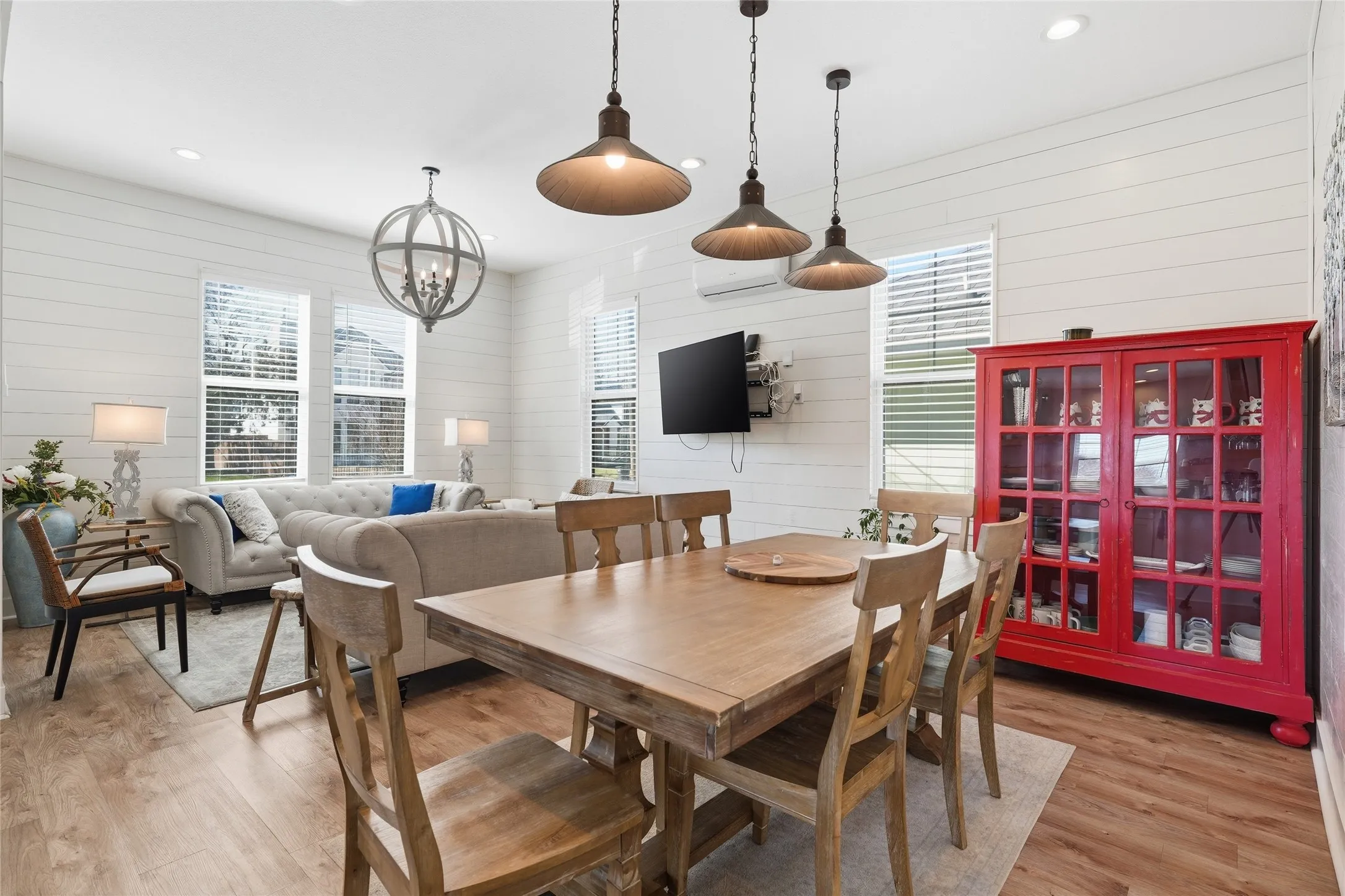 Single Family Residence For Sale in Mc Lennan County , 714 S 9th Street, Waco, Texas 76706, 3 Bedrooms, 4 Bathrooms, Garage spaces, 1,461 Sqft, built in 1912, Price $500,000, mls#21183942, Real Estate Agent in Waco, Homes For Sale in Mc Lennan county, Homes For Sale in Waco, Realtor in Waco Texas, Real Estate Brokerage Independent Realty Texas, Luminita Cordes Realtor