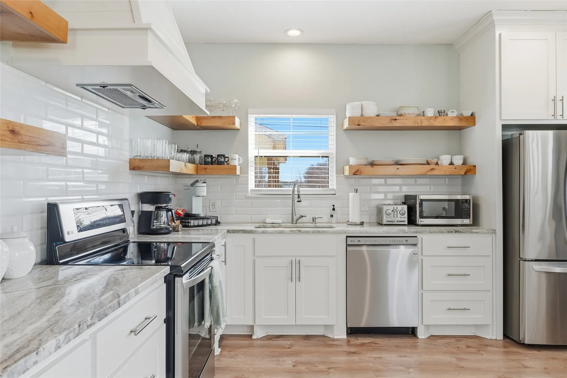 Single Family Residence For Sale in Mc Lennan County , 714 S 9th Street, Waco, Texas 76706, 3 Bedrooms, 4 Bathrooms, Garage spaces, 1,461 Sqft, built in 1912, Price $500,000, mls#21183942, Real Estate Agent in Waco, Homes For Sale in Mc Lennan county, Homes For Sale in Waco, Realtor in Waco Texas, Real Estate Brokerage Independent Realty Texas, Luminita Cordes Realtor