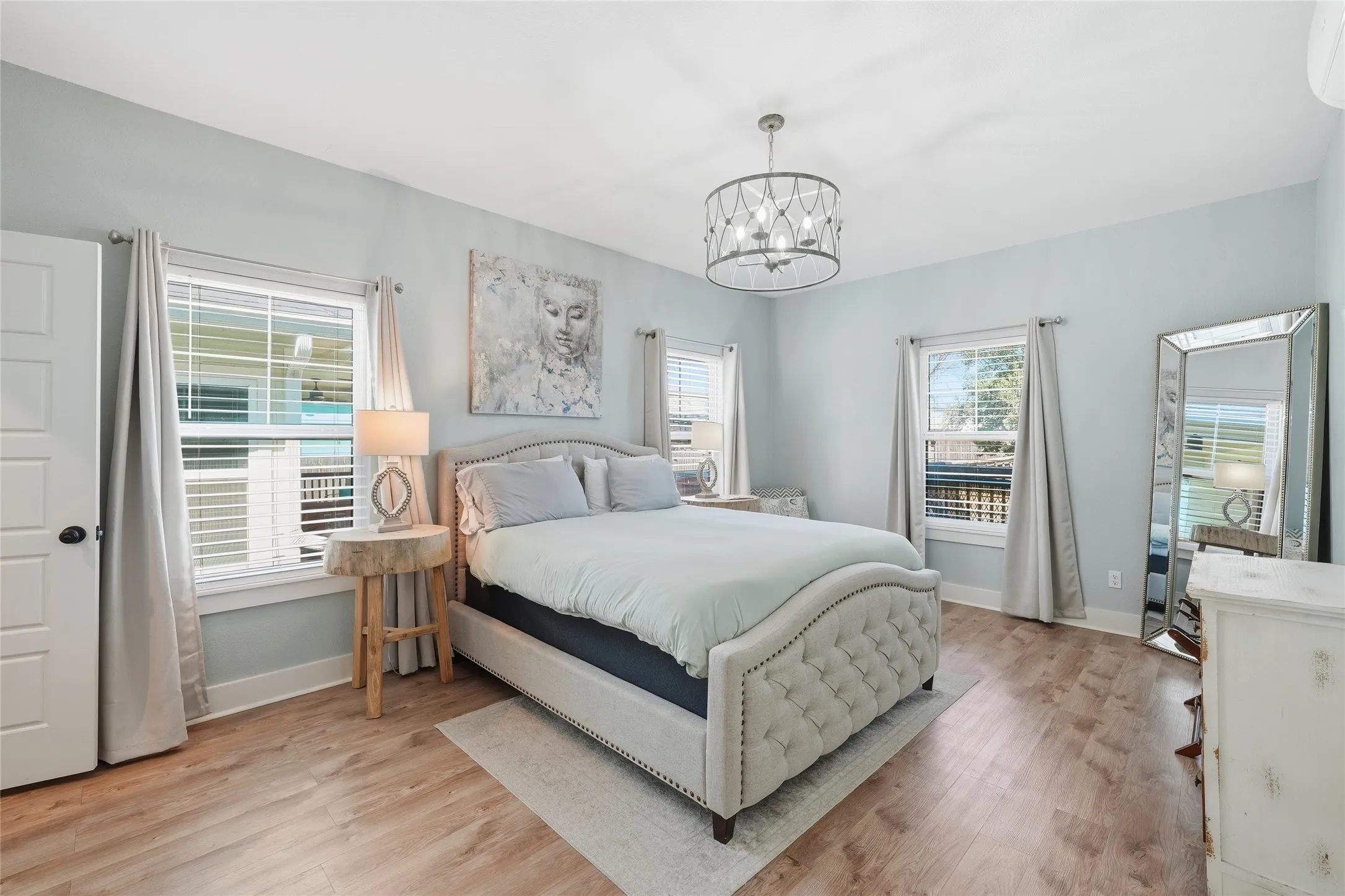 Single Family Residence For Sale in Mc Lennan County , 714 S 9th Street, Waco, Texas 76706, 3 Bedrooms, 4 Bathrooms, Garage spaces, 1,461 Sqft, built in 1912, Price $500,000, mls#21183942, Real Estate Agent in Waco, Homes For Sale in Mc Lennan county, Homes For Sale in Waco, Realtor in Waco Texas, Real Estate Brokerage Independent Realty Texas, Luminita Cordes Realtor