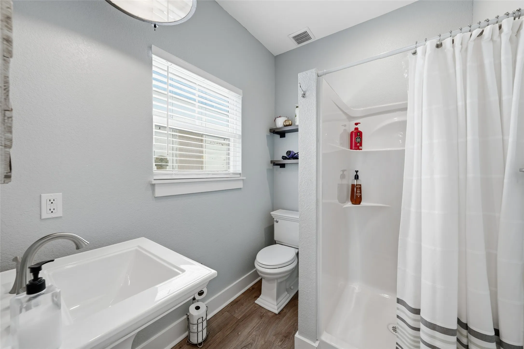 Single Family Residence For Sale in Mc Lennan County , 714 S 9th Street, Waco, Texas 76706, 3 Bedrooms, 4 Bathrooms, Garage spaces, 1,461 Sqft, built in 1912, Price $500,000, mls#21183942, Real Estate Agent in Waco, Homes For Sale in Mc Lennan county, Homes For Sale in Waco, Realtor in Waco Texas, Real Estate Brokerage Independent Realty Texas, Luminita Cordes Realtor