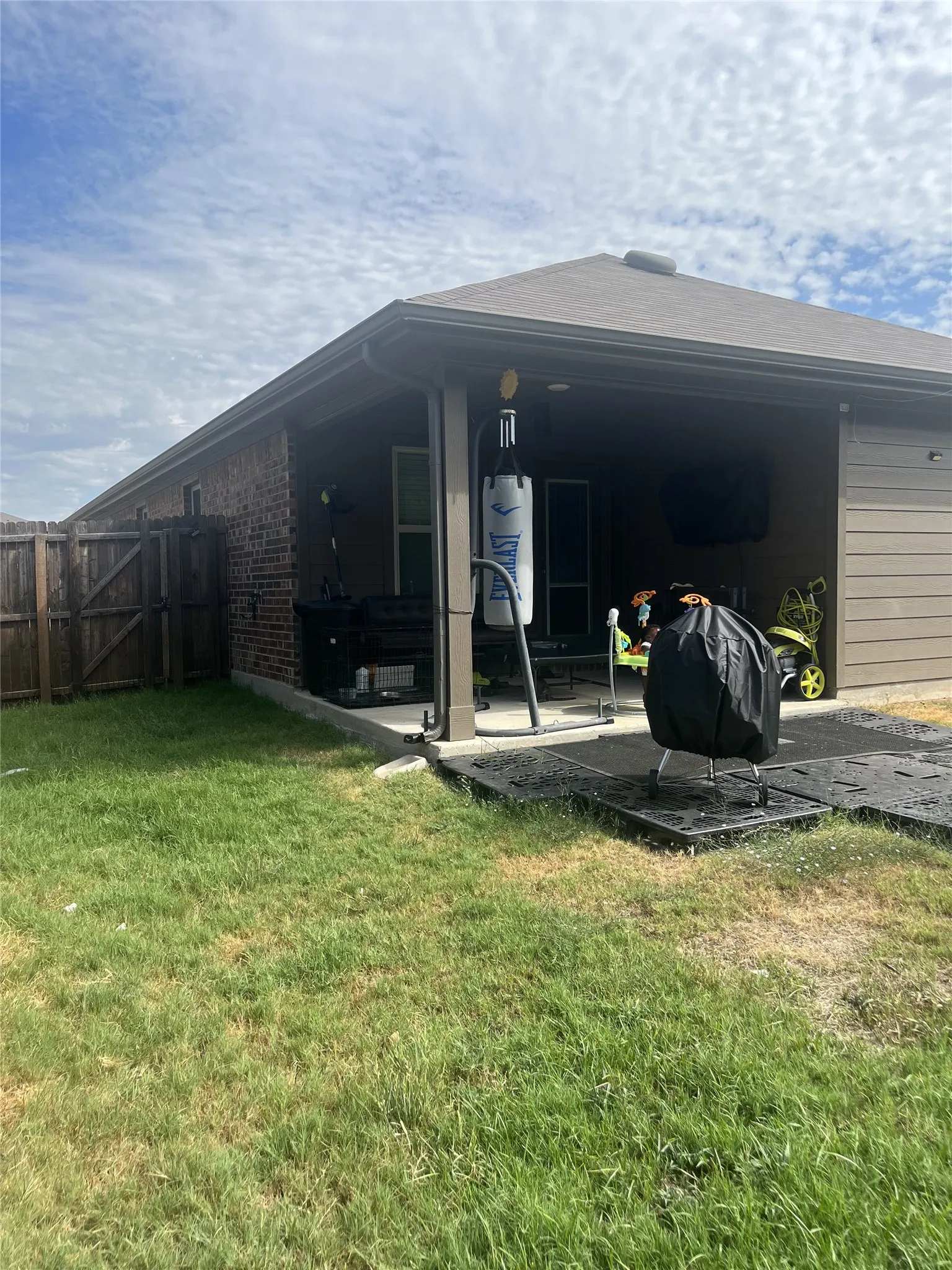 Single Family Residence For Sale in Kaufman County , 3546 Mildren Bend, Crandall, Texas 75114, 3 Bedroom, 2 Bathroom, 2 Garage spaces, 1,452 Sqft, built in 2023, Preowned, mls#21177635, Real Estate Agent in Crandall, Homes For Sale in Kaufman county, Homes For Sale in Crandall, Realtor in Crandall Texas, Real Estate Brokerage Independent Realty Texas, Luminita Cordes Realtor
