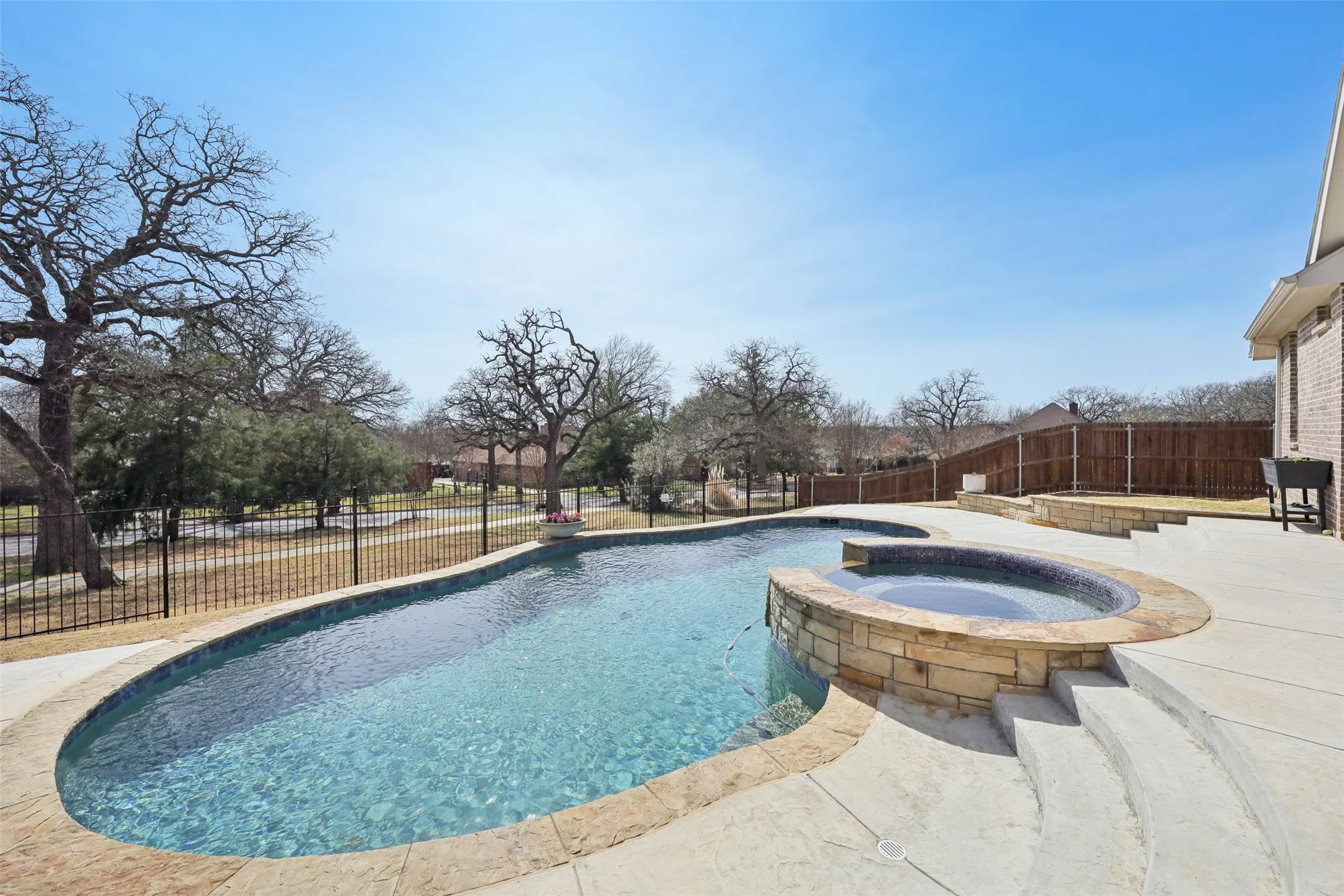 Single Family Residence For Sale in Tarrant County , 7224 Smith Farm Drive, North Richland Hills, Texas 76182, 4 Bedrooms, 3 Bathrooms, 3 Garage spaces, 3,528 Sqft, built in 2022, Preowned, Price $985,000, mls#21184274, Real Estate Agent in North Richland Hills, Homes For Sale in Tarrant county, Homes For Sale in North Richland Hills, Realtor in North Richland Hills Texas, Real Estate Brokerage Independent Realty Texas, Luminita Cordes Realtor