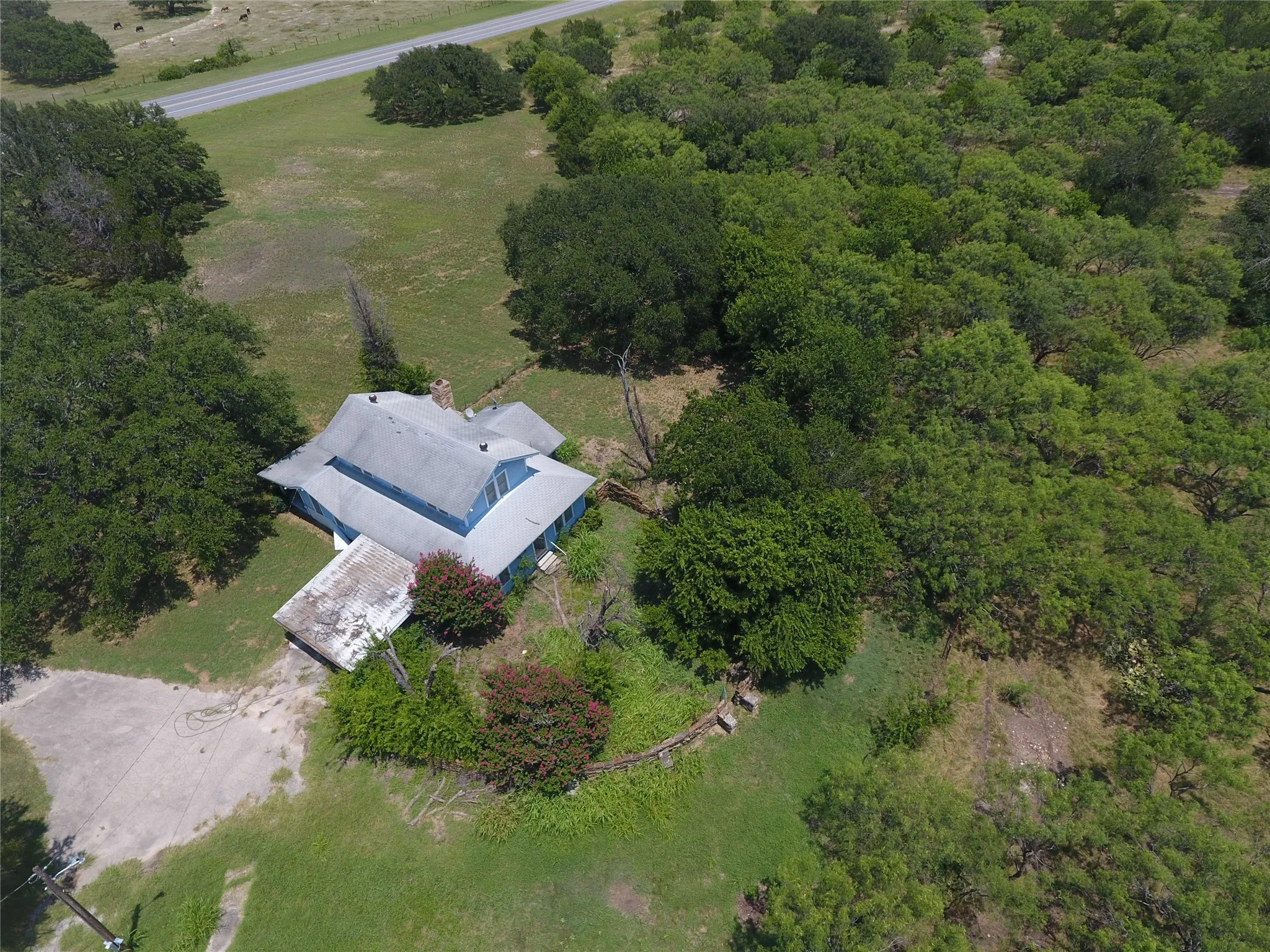 Farm For Sale in Mills County , 981 W Hwy 84, Mullin, Texas 76864, 3 Bedroom, 1 Bathroom, Garage spaces, 2,088 Sqft, built in 1930, mls#21184328, Real Estate Agent in Mullin, Homes For Sale in Mills county, Homes For Sale in Mullin, Realtor in Mullin Texas, Real Estate Brokerage Independent Realty Texas, Luminita Cordes Realtor
