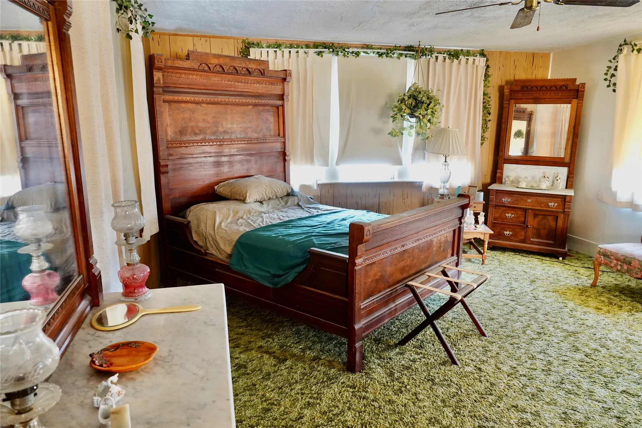 Farm For Sale in Mills County , 981 W Hwy 84, Mullin, Texas 76864, 3 Bedroom, 1 Bathroom, Garage spaces, 2,088 Sqft, built in 1930, mls#21184328, Real Estate Agent in Mullin, Homes For Sale in Mills county, Homes For Sale in Mullin, Realtor in Mullin Texas, Real Estate Brokerage Independent Realty Texas, Luminita Cordes Realtor