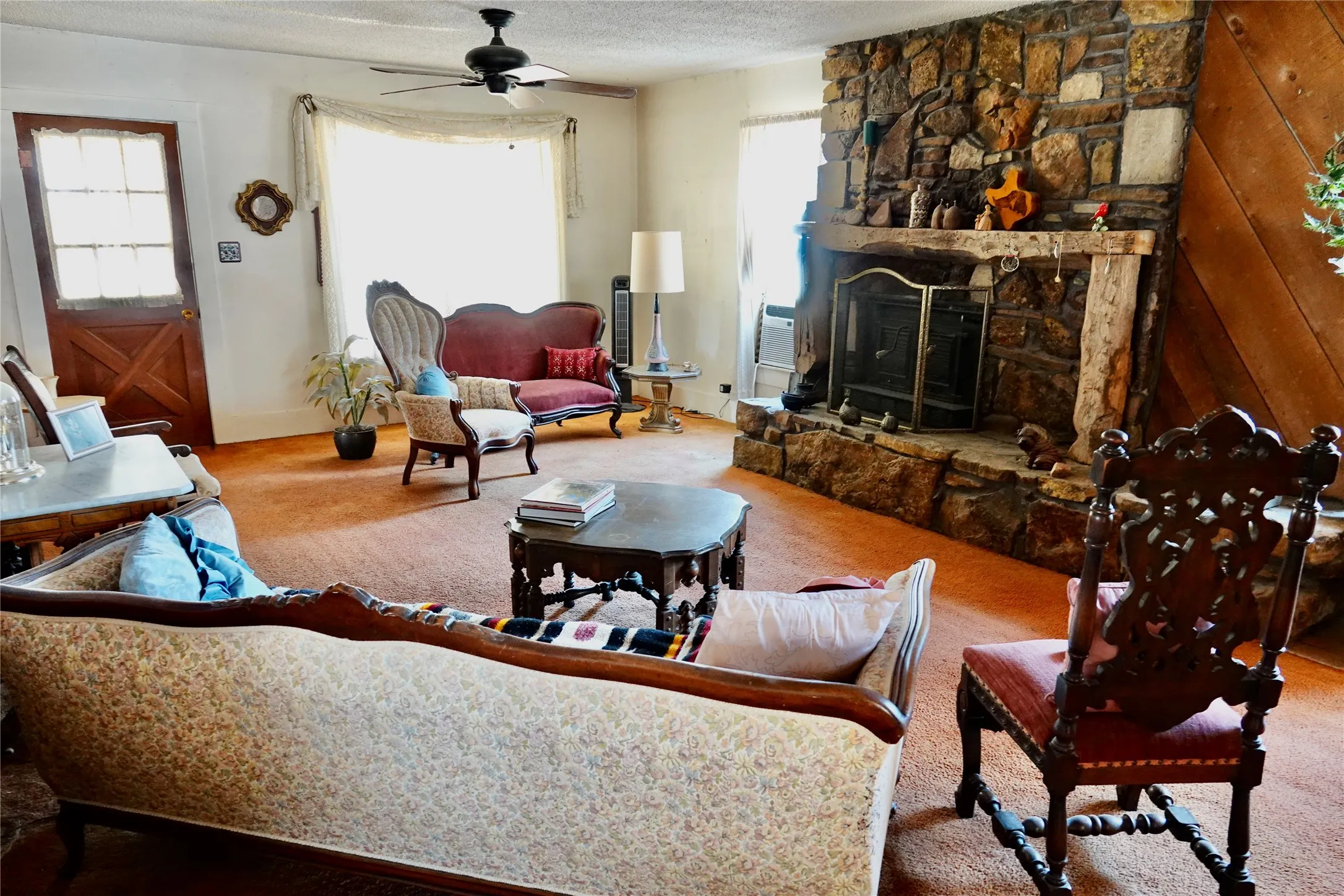Farm For Sale in Mills County , 981 W Hwy 84, Mullin, Texas 76864, 3 Bedroom, 1 Bathroom, Garage spaces, 2,088 Sqft, built in 1930, mls#21184328, Real Estate Agent in Mullin, Homes For Sale in Mills county, Homes For Sale in Mullin, Realtor in Mullin Texas, Real Estate Brokerage Independent Realty Texas, Luminita Cordes Realtor