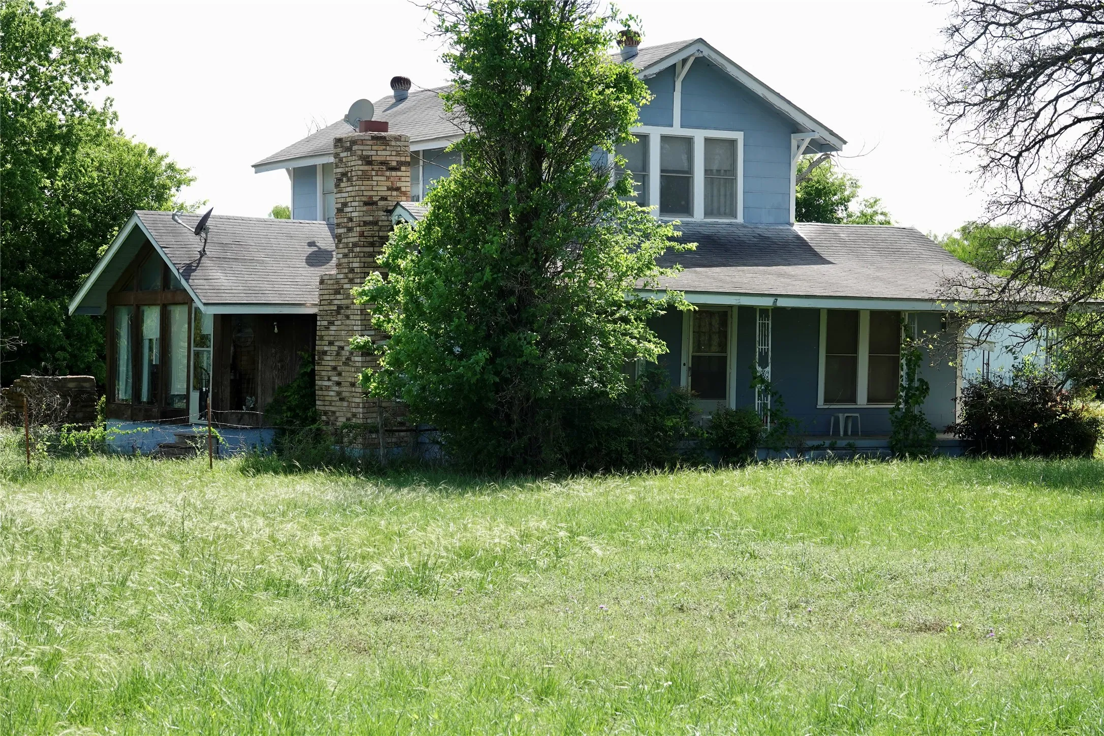 Farm For Sale in Mills County , 981 W Hwy 84, Mullin, Texas 76864, 3 Bedroom, 1 Bathroom, Garage spaces, 2,088 Sqft, built in 1930, mls#21184328, Real Estate Agent in Mullin, Homes For Sale in Mills county, Homes For Sale in Mullin, Realtor in Mullin Texas, Real Estate Brokerage Independent Realty Texas, Luminita Cordes Realtor