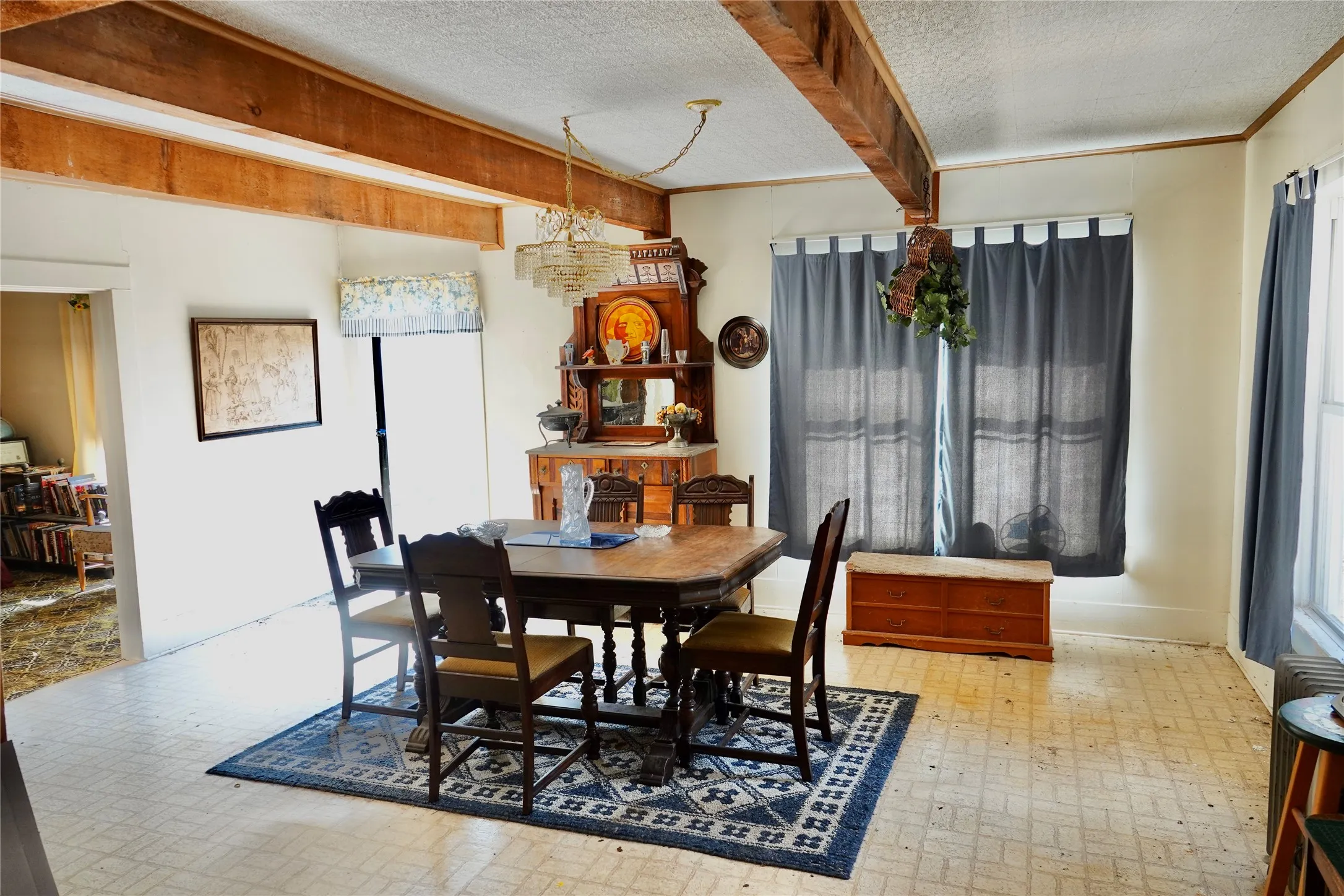Farm For Sale in Mills County , 981 W Hwy 84, Mullin, Texas 76864, 3 Bedroom, 1 Bathroom, Garage spaces, 2,088 Sqft, built in 1930, mls#21184328, Real Estate Agent in Mullin, Homes For Sale in Mills county, Homes For Sale in Mullin, Realtor in Mullin Texas, Real Estate Brokerage Independent Realty Texas, Luminita Cordes Realtor