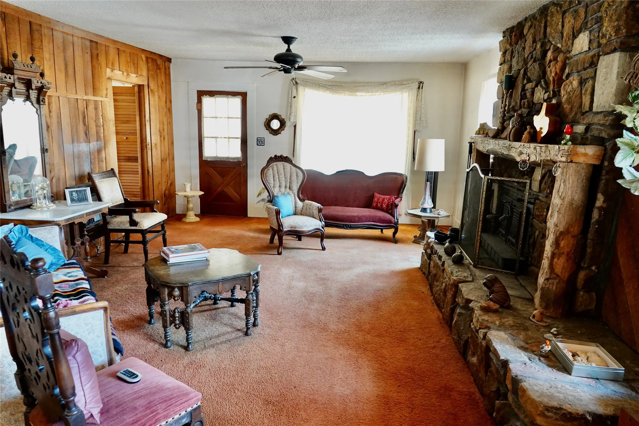 Farm For Sale in Mills County , 981 W Hwy 84, Mullin, Texas 76864, 3 Bedroom, 1 Bathroom, Garage spaces, 2,088 Sqft, built in 1930, mls#21184328, Real Estate Agent in Mullin, Homes For Sale in Mills county, Homes For Sale in Mullin, Realtor in Mullin Texas, Real Estate Brokerage Independent Realty Texas, Luminita Cordes Realtor