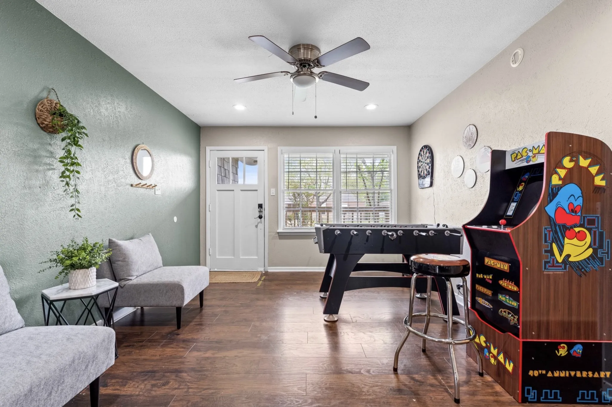 Single Family Residence For Sale in Tarrant County , 1110 Park Street, Arlington, Texas 76011, 4 Bedroom, 2 Bathroom, Garage spaces, 1,750 Sqft, built in 1957, Preowned, mls#21176584, Real Estate Agent in Arlington, Homes For Sale in Tarrant county, Homes For Sale in Arlington, Realtor in Arlington Texas, Real Estate Brokerage Independent Realty Texas, Luminita Cordes Realtor