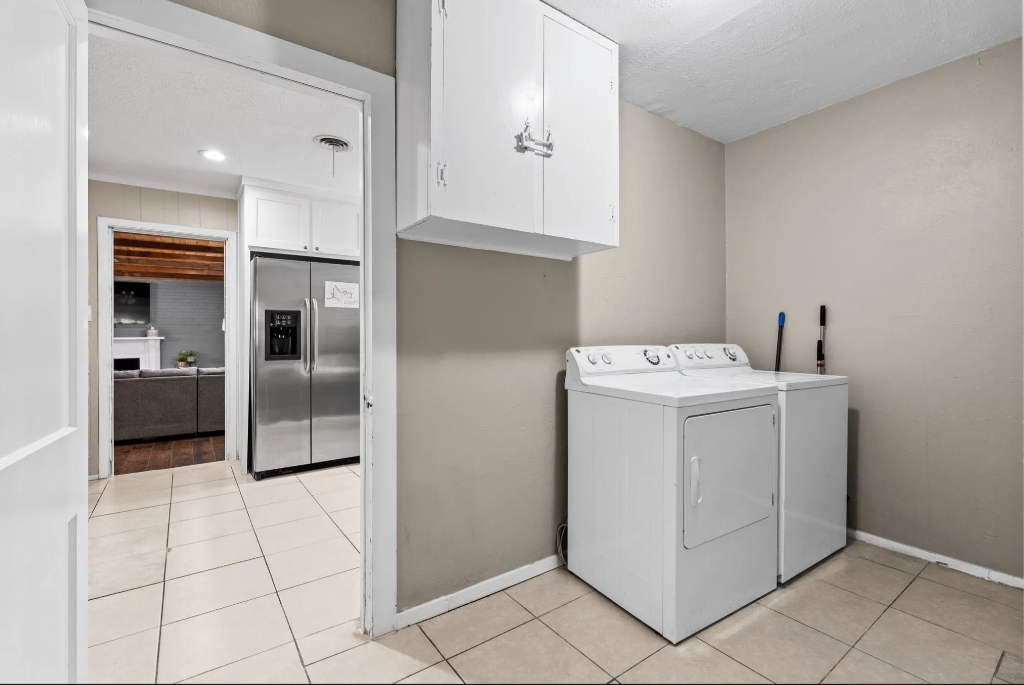 Single Family Residence For Sale in Tarrant County , 1110 Park Street, Arlington, Texas 76011, 4 Bedroom, 2 Bathroom, Garage spaces, 1,750 Sqft, built in 1957, Preowned, mls#21176584, Real Estate Agent in Arlington, Homes For Sale in Tarrant county, Homes For Sale in Arlington, Realtor in Arlington Texas, Real Estate Brokerage Independent Realty Texas, Luminita Cordes Realtor