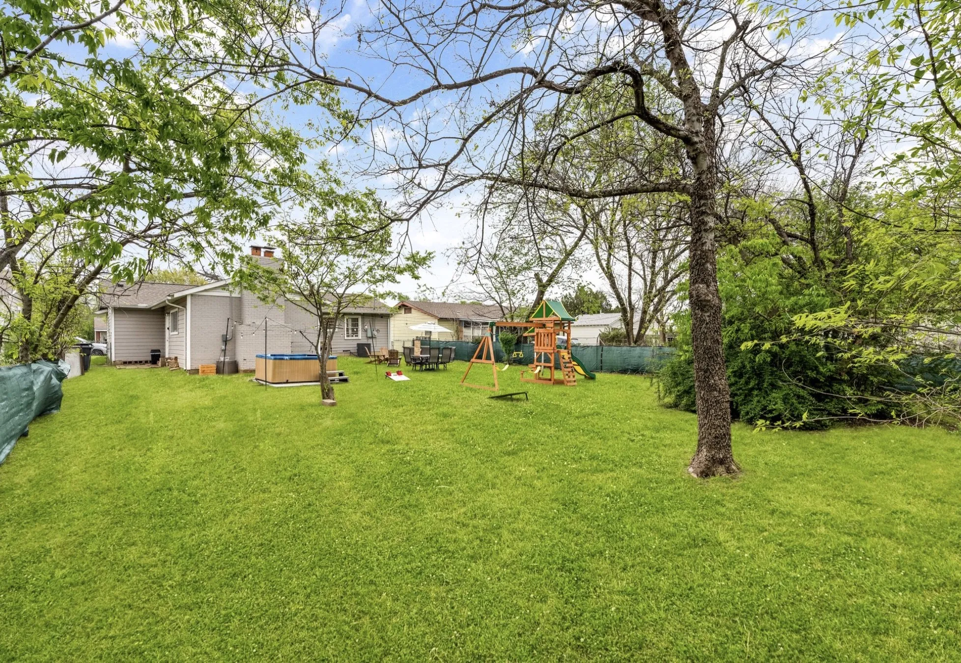 Single Family Residence For Sale in Tarrant County , 1110 Park Street, Arlington, Texas 76011, 4 Bedroom, 2 Bathroom, Garage spaces, 1,750 Sqft, built in 1957, Preowned, mls#21176584, Real Estate Agent in Arlington, Homes For Sale in Tarrant county, Homes For Sale in Arlington, Realtor in Arlington Texas, Real Estate Brokerage Independent Realty Texas, Luminita Cordes Realtor
