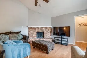 Condominium For Sale in Dallas County , 2835 Keller Springs Road 1102, Carrollton, Texas 75006, 2 Bedroom, 1 Bathroom, Garage spaces, 1,013 Sqft, built in 1984, Preowned, mls#21184285, Real Estate Agent in Carrollton, Homes For Sale in Dallas county, Homes For Sale in Carrollton, Realtor in Carrollton Texas, Real Estate Brokerage Independent Realty Texas, Luminita Cordes Realtor
