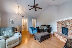 Condominium For Sale in Dallas County , 2835 Keller Springs Road 1102, Carrollton, Texas 75006, 2 Bedroom, 1 Bathroom, Garage spaces, 1,013 Sqft, built in 1984, Preowned, mls#21184285, Real Estate Agent in Carrollton, Homes For Sale in Dallas county, Homes For Sale in Carrollton, Realtor in Carrollton Texas, Real Estate Brokerage Independent Realty Texas, Luminita Cordes Realtor