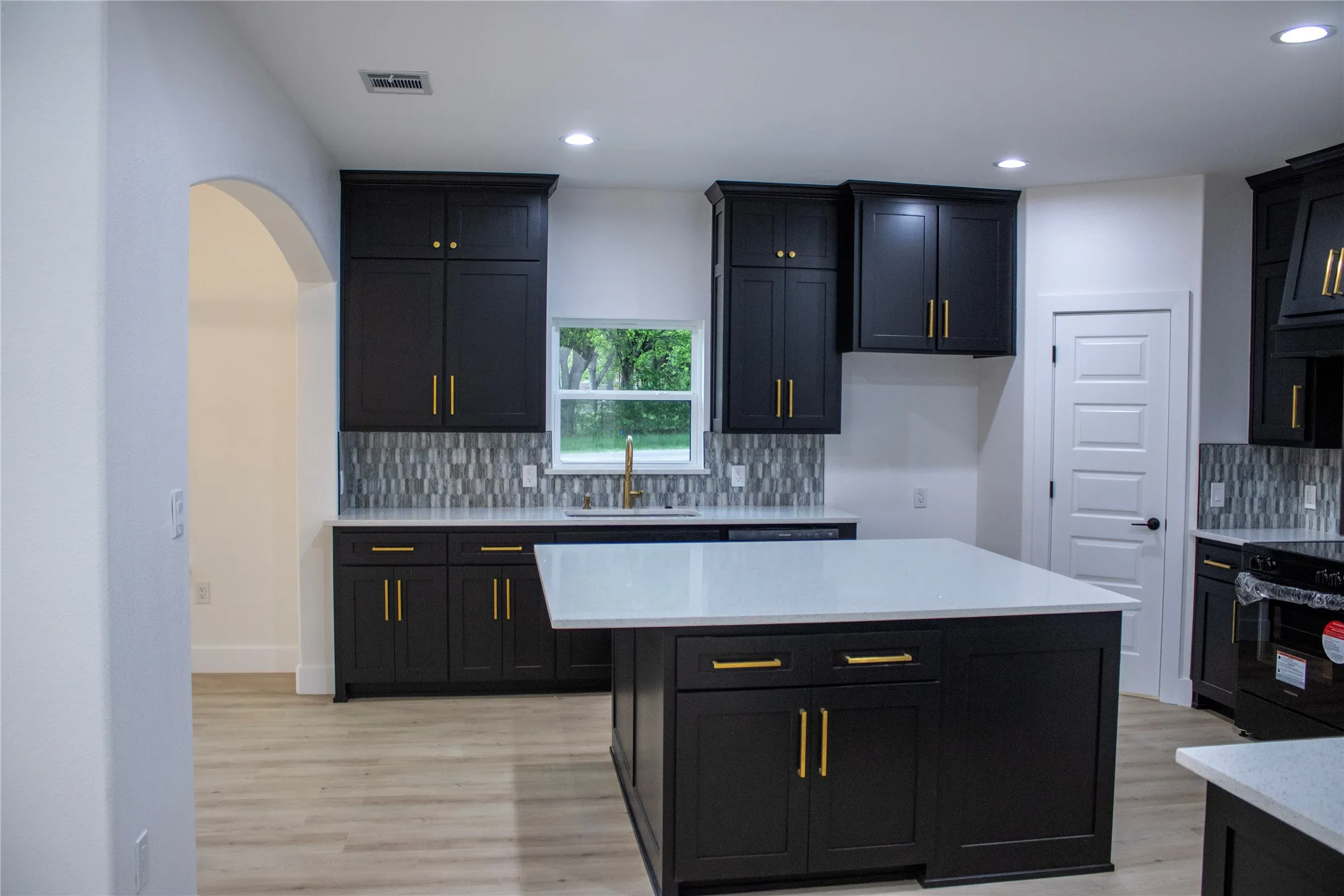 Single Family Residence For Sale in Ellis County , 2212 Lakeshore Lane, Glenn Heights, Texas 75154, 3 Bedroom, 2 Bathroom, 2 Garage spaces, 1,757 Sqft, built in 2026, New Construction - Complete, mls#21184352, Real Estate Agent in Glenn Heights, Homes For Sale in Ellis county, Homes For Sale in Glenn Heights, Realtor in Glenn Heights Texas, Real Estate Brokerage Independent Realty Texas, Luminita Cordes Realtor