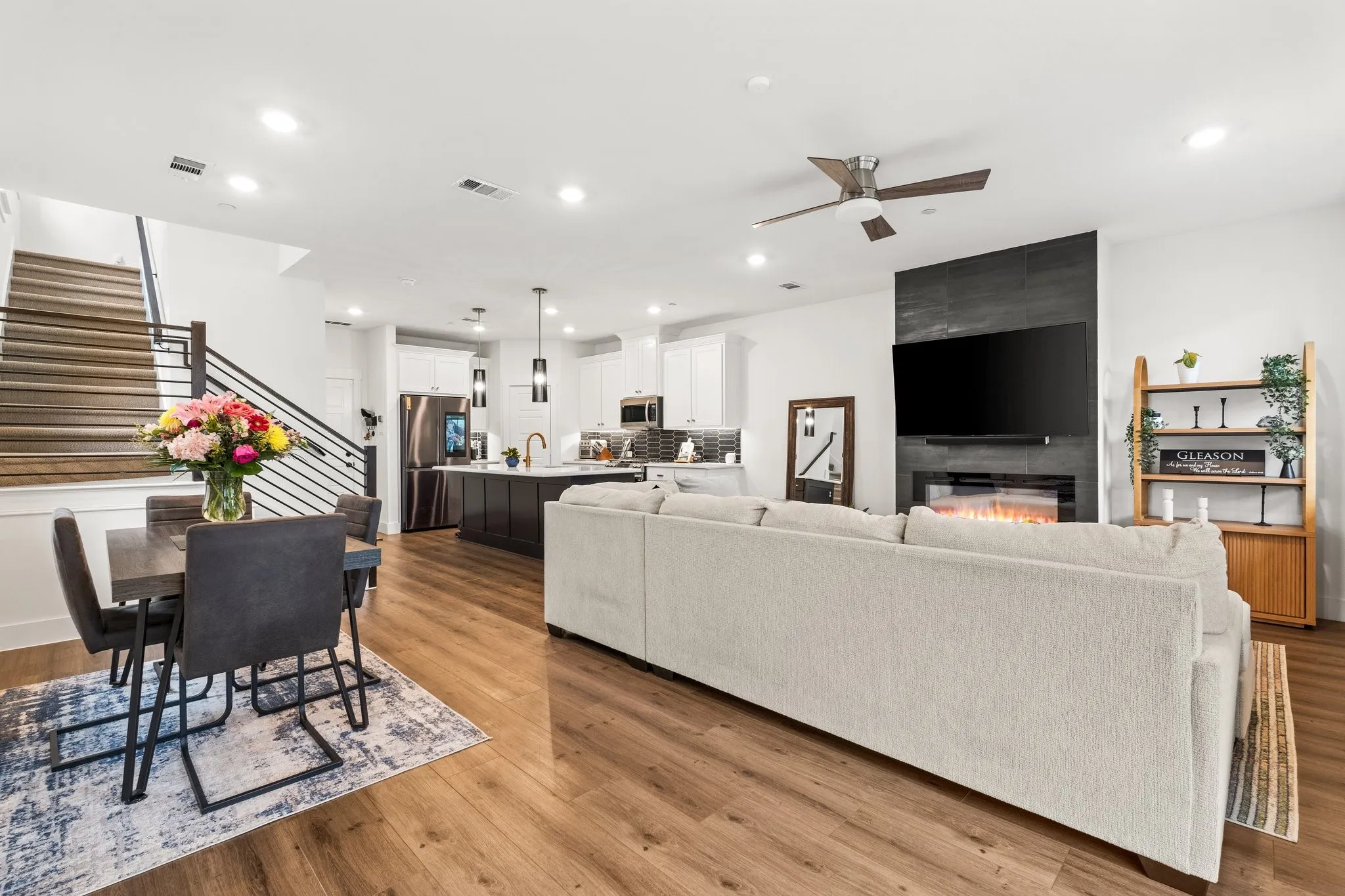 Single Family Residence For Sale in Denton County , 791 Cavitt Court, Prosper, Texas 75078, 3 Bedroom, 3 Bathroom, 2 Garage spaces, 1,815 Sqft, built in 2022, Preowned, mls#21184424, Real Estate Agent in Prosper, Homes For Sale in Denton county, Homes For Sale in Prosper, Realtor in Prosper Texas, Real Estate Brokerage Independent Realty Texas, Luminita Cordes Realtor