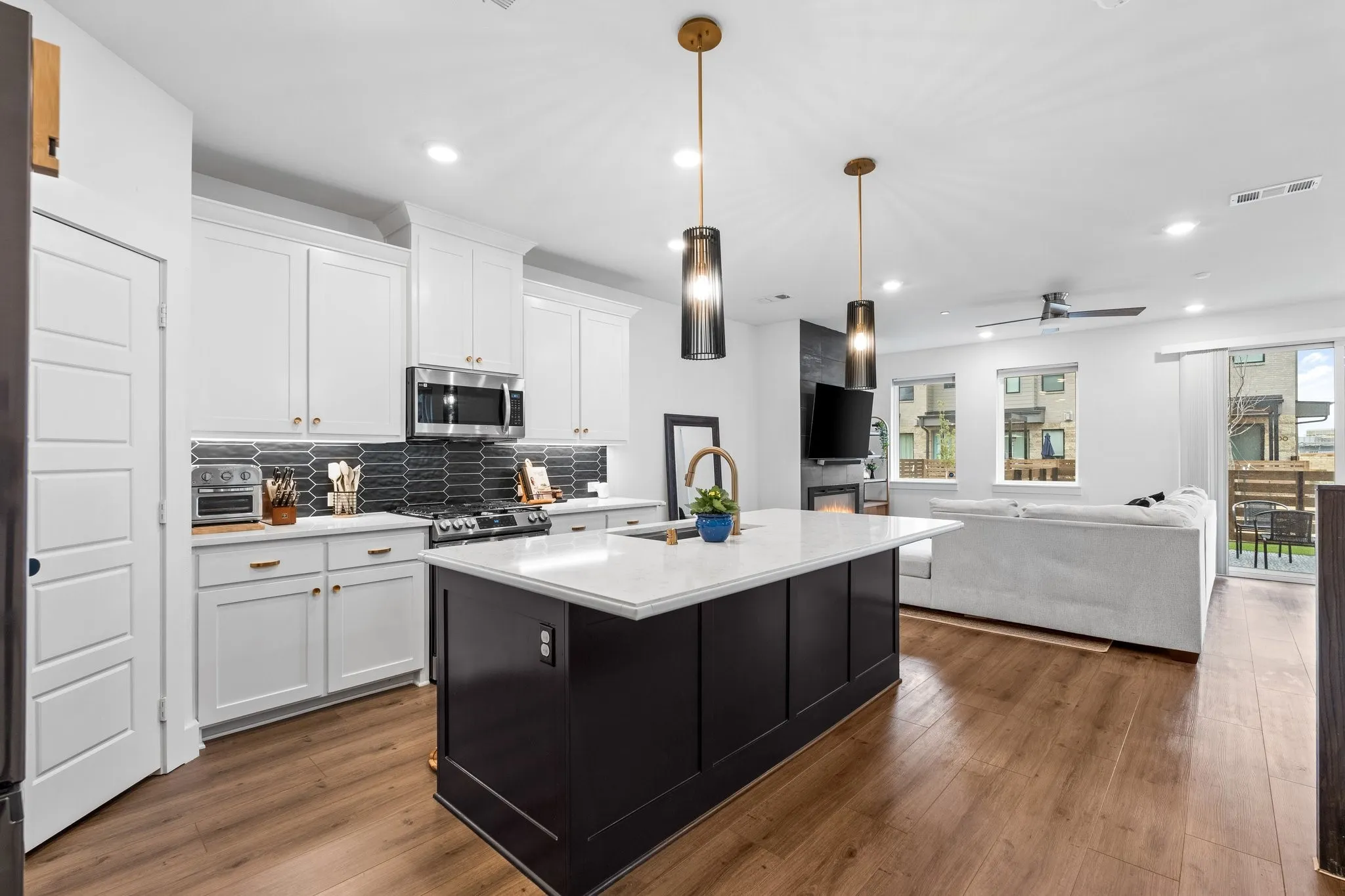 Single Family Residence For Sale in Denton County , 791 Cavitt Court, Prosper, Texas 75078, 3 Bedroom, 3 Bathroom, 2 Garage spaces, 1,815 Sqft, built in 2022, Preowned, mls#21184424, Real Estate Agent in Prosper, Homes For Sale in Denton county, Homes For Sale in Prosper, Realtor in Prosper Texas, Real Estate Brokerage Independent Realty Texas, Luminita Cordes Realtor