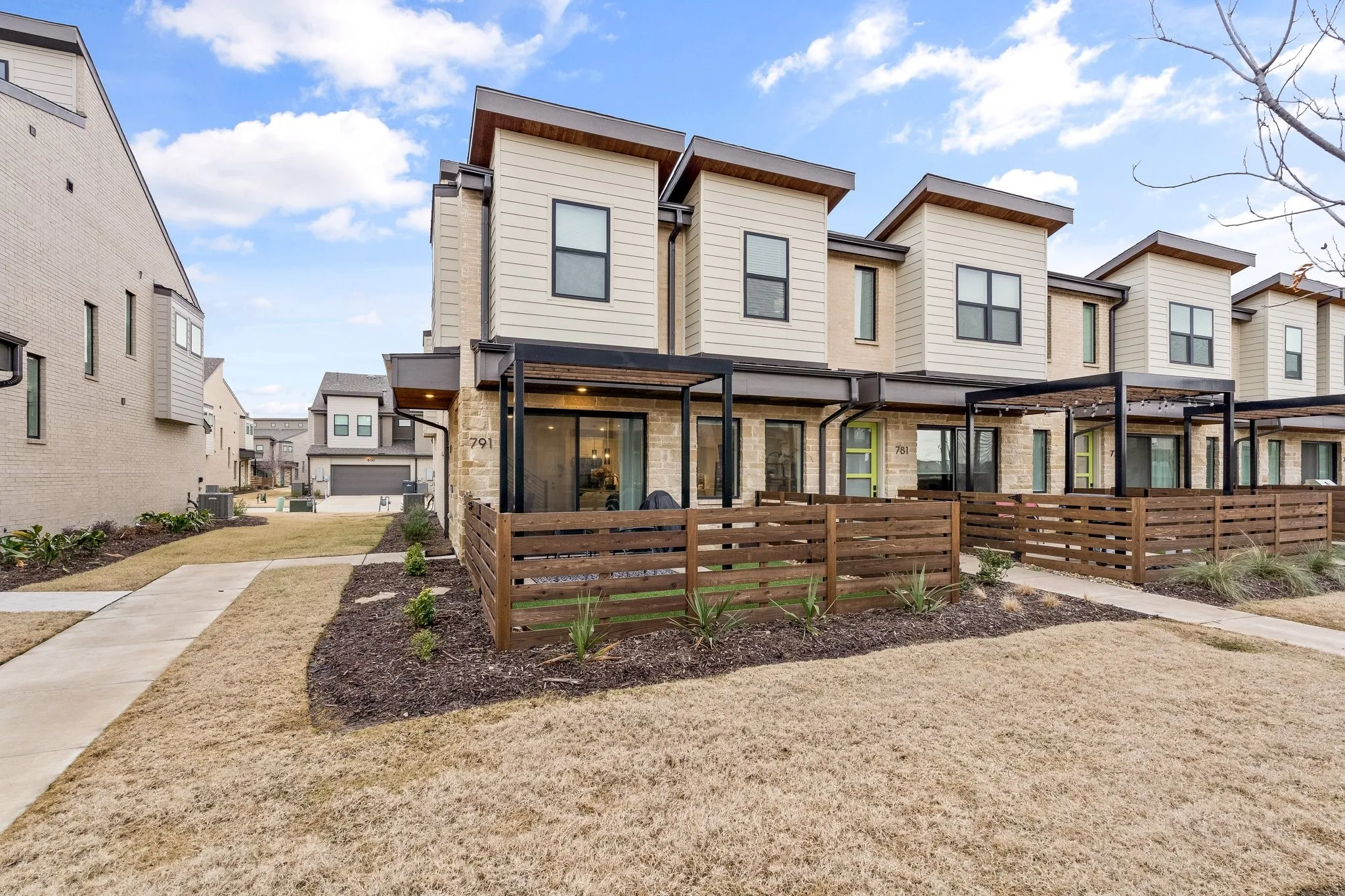 Single Family Residence For Sale in Denton County , 791 Cavitt Court, Prosper, Texas 75078, 3 Bedroom, 3 Bathroom, 2 Garage spaces, 1,815 Sqft, built in 2022, Preowned, mls#21184424, Real Estate Agent in Prosper, Homes For Sale in Denton county, Homes For Sale in Prosper, Realtor in Prosper Texas, Real Estate Brokerage Independent Realty Texas, Luminita Cordes Realtor