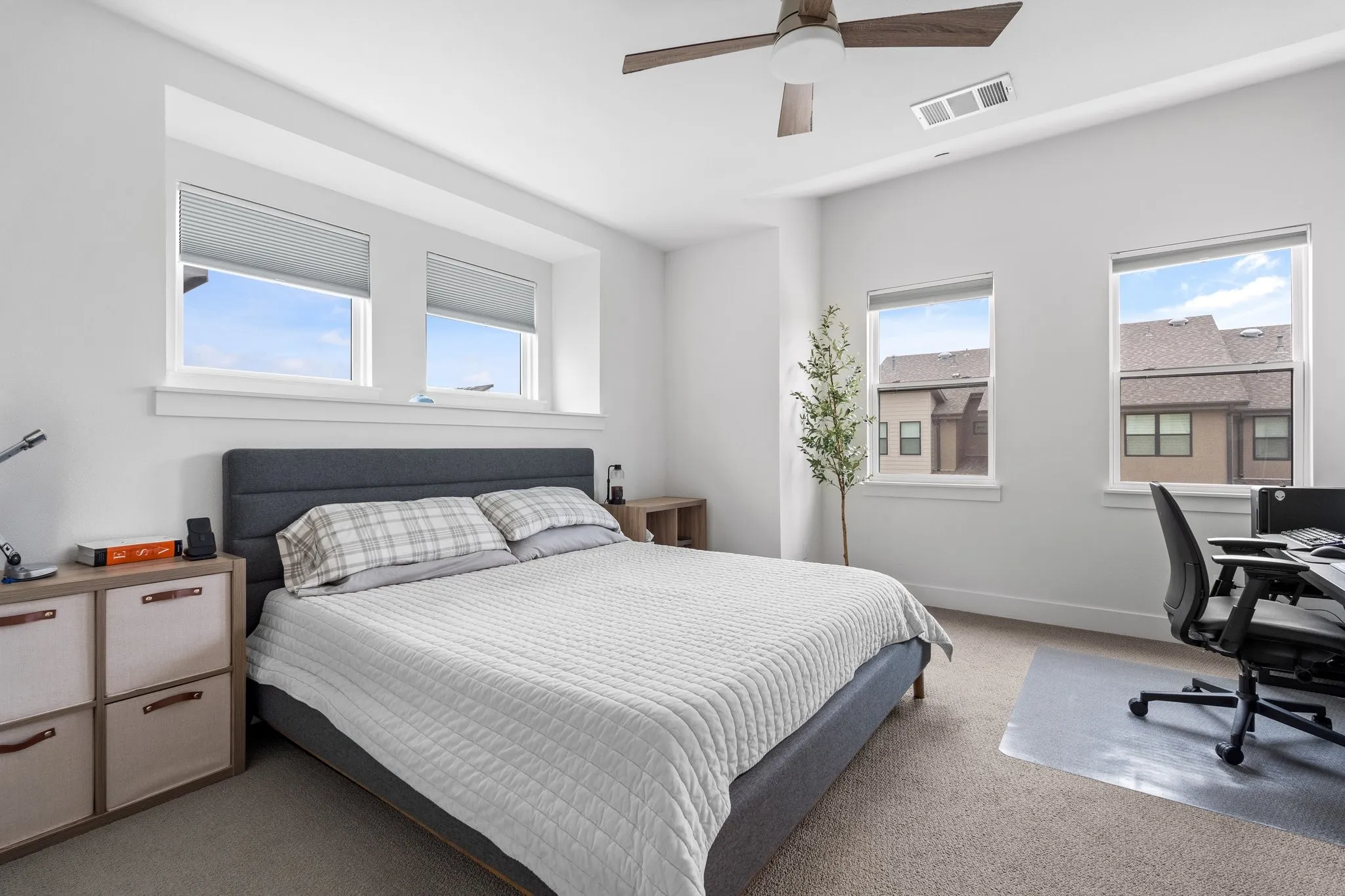 Single Family Residence For Sale in Denton County , 791 Cavitt Court, Prosper, Texas 75078, 3 Bedroom, 3 Bathroom, 2 Garage spaces, 1,815 Sqft, built in 2022, Preowned, mls#21184424, Real Estate Agent in Prosper, Homes For Sale in Denton county, Homes For Sale in Prosper, Realtor in Prosper Texas, Real Estate Brokerage Independent Realty Texas, Luminita Cordes Realtor