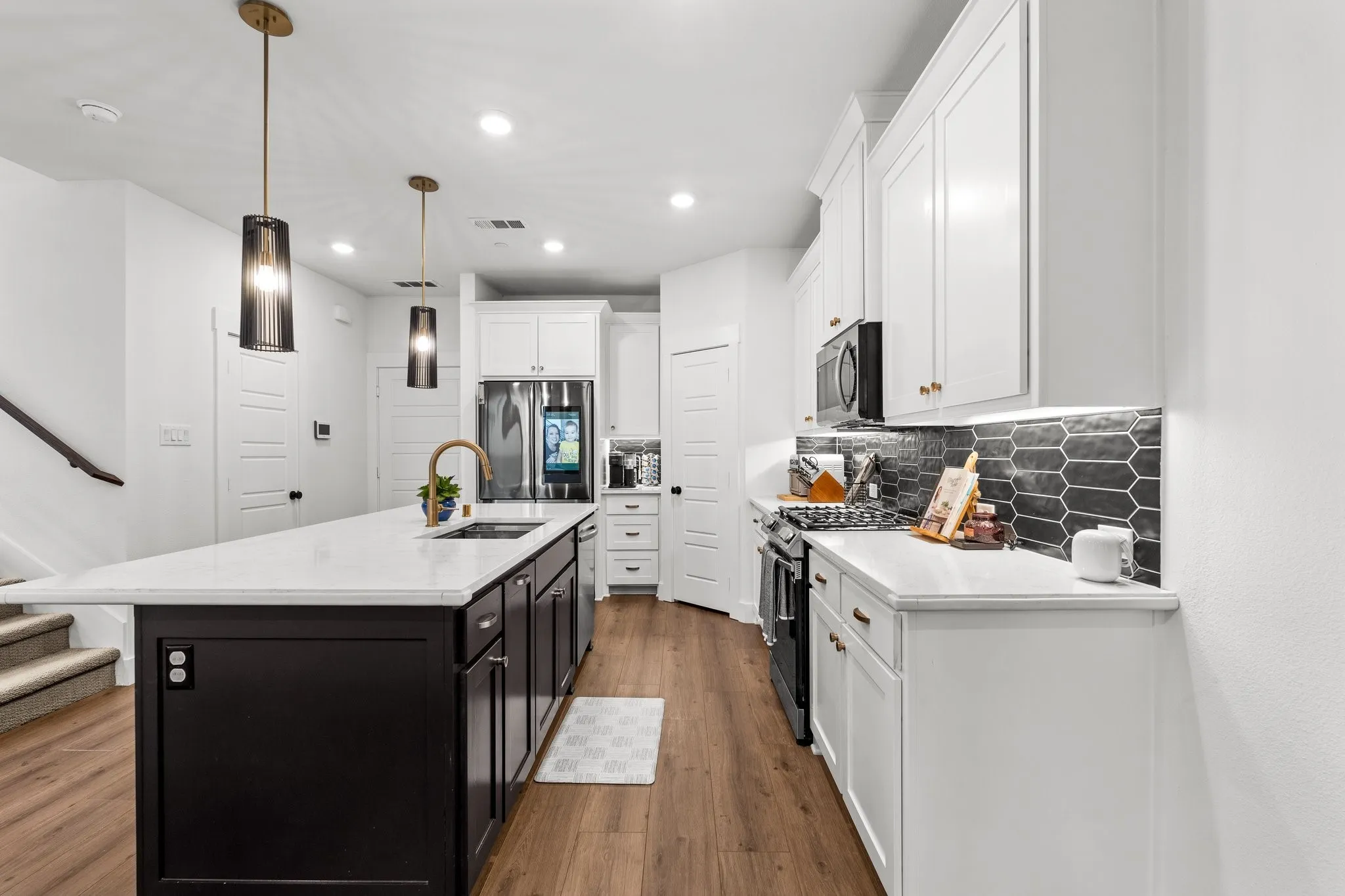 Single Family Residence For Sale in Denton County , 791 Cavitt Court, Prosper, Texas 75078, 3 Bedroom, 3 Bathroom, 2 Garage spaces, 1,815 Sqft, built in 2022, Preowned, mls#21184424, Real Estate Agent in Prosper, Homes For Sale in Denton county, Homes For Sale in Prosper, Realtor in Prosper Texas, Real Estate Brokerage Independent Realty Texas, Luminita Cordes Realtor