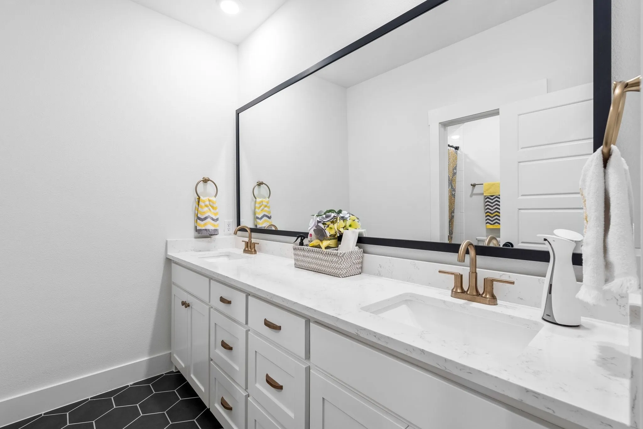 Single Family Residence For Sale in Denton County , 791 Cavitt Court, Prosper, Texas 75078, 3 Bedroom, 3 Bathroom, 2 Garage spaces, 1,815 Sqft, built in 2022, Preowned, mls#21184424, Real Estate Agent in Prosper, Homes For Sale in Denton county, Homes For Sale in Prosper, Realtor in Prosper Texas, Real Estate Brokerage Independent Realty Texas, Luminita Cordes Realtor
