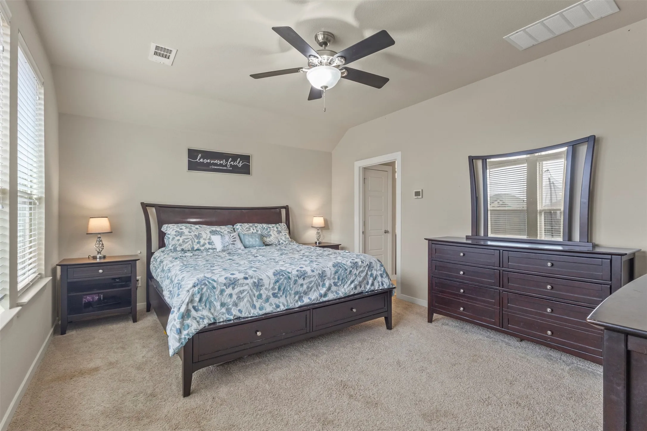 Single Family Residence For Sale in Kaufman County , 1300 Lawnview Drive, Forney, Texas 75126, 4 Bedroom, 2 Bathroom, 3 Garage spaces, 2,819 Sqft, built in 2017, Preowned, mls#21184305, Real Estate Agent in Forney, Homes For Sale in Kaufman county, Homes For Sale in Forney, Realtor in Forney Texas, Real Estate Brokerage Independent Realty Texas, Luminita Cordes Realtor