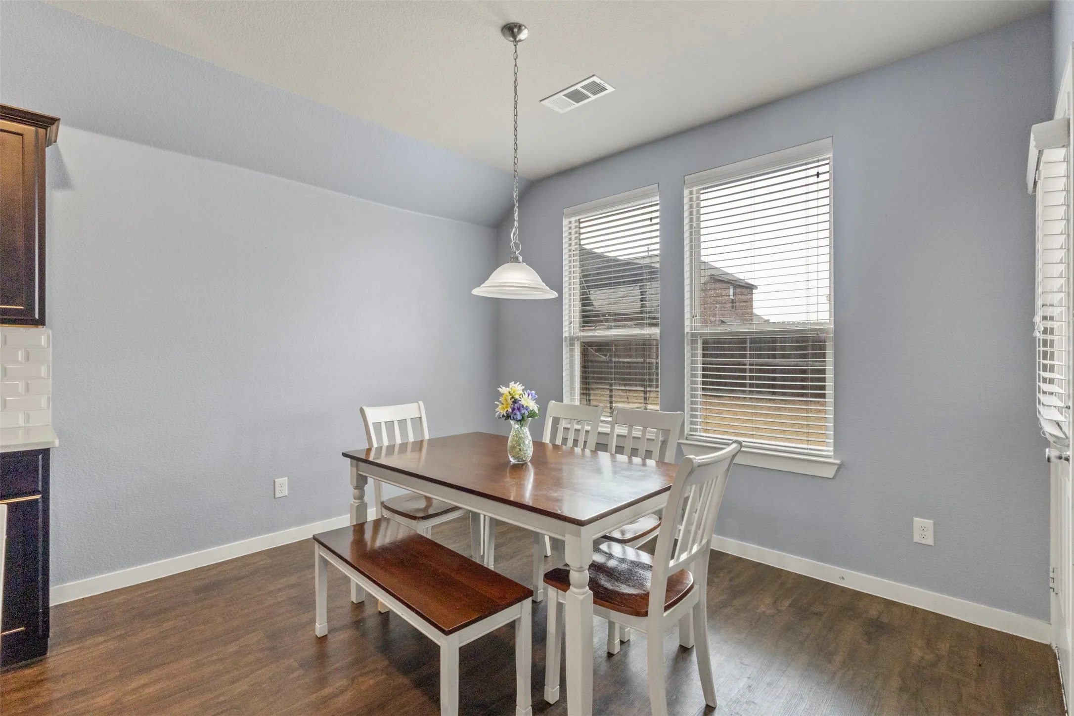 Single Family Residence For Sale in Kaufman County , 1300 Lawnview Drive, Forney, Texas 75126, 4 Bedroom, 2 Bathroom, 3 Garage spaces, 2,819 Sqft, built in 2017, Preowned, mls#21184305, Real Estate Agent in Forney, Homes For Sale in Kaufman county, Homes For Sale in Forney, Realtor in Forney Texas, Real Estate Brokerage Independent Realty Texas, Luminita Cordes Realtor
