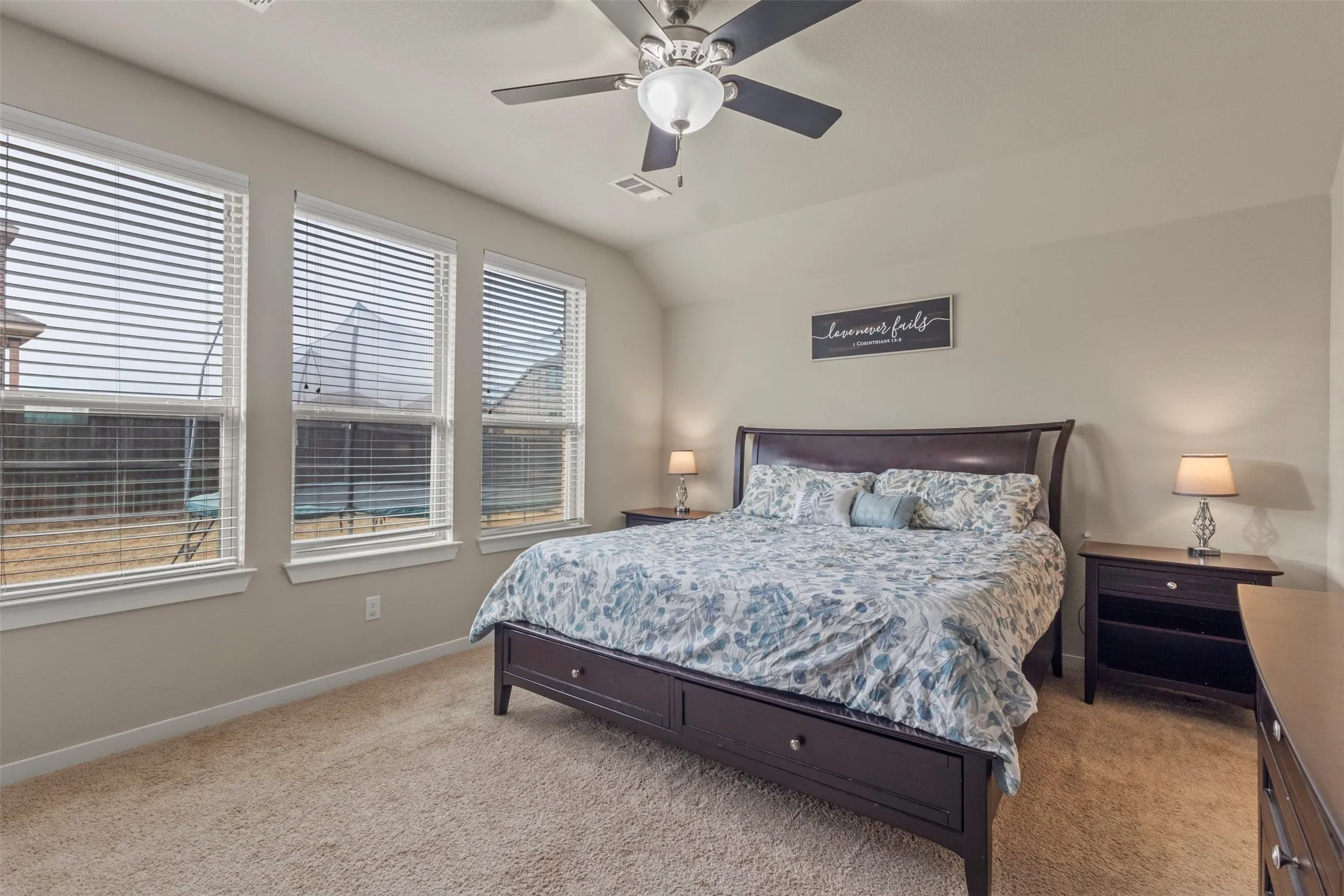 Single Family Residence For Sale in Kaufman County , 1300 Lawnview Drive, Forney, Texas 75126, 4 Bedroom, 2 Bathroom, 3 Garage spaces, 2,819 Sqft, built in 2017, Preowned, mls#21184305, Real Estate Agent in Forney, Homes For Sale in Kaufman county, Homes For Sale in Forney, Realtor in Forney Texas, Real Estate Brokerage Independent Realty Texas, Luminita Cordes Realtor