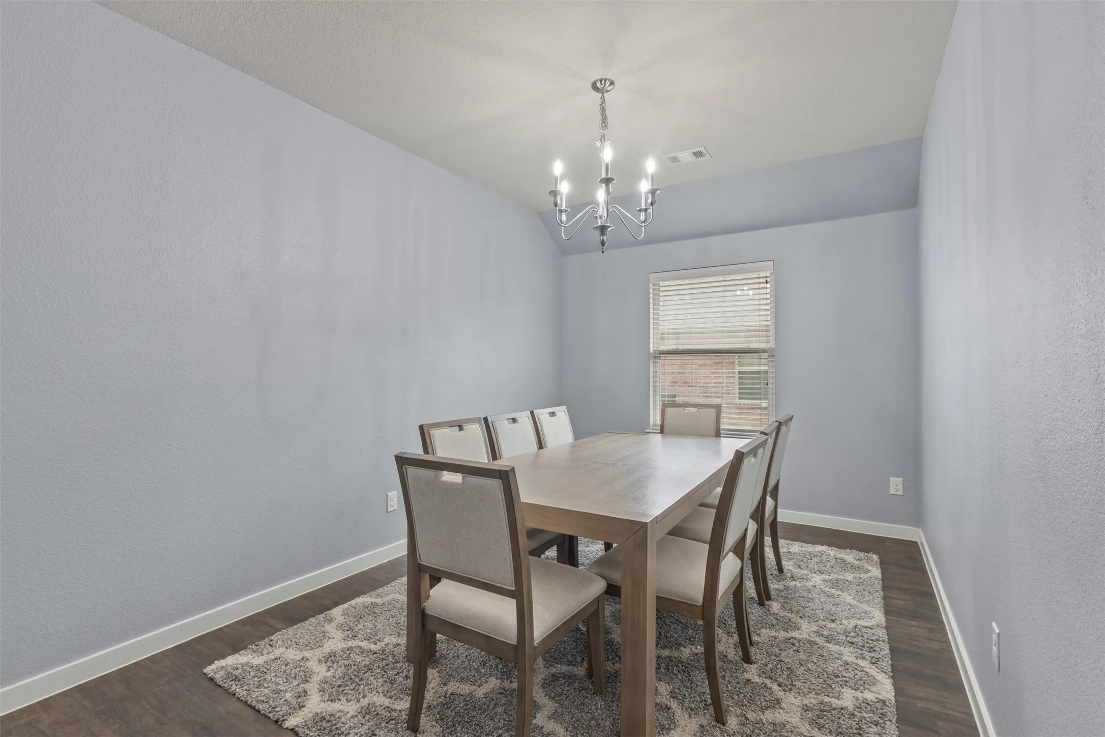 Single Family Residence For Sale in Kaufman County , 1300 Lawnview Drive, Forney, Texas 75126, 4 Bedroom, 2 Bathroom, 3 Garage spaces, 2,819 Sqft, built in 2017, Preowned, mls#21184305, Real Estate Agent in Forney, Homes For Sale in Kaufman county, Homes For Sale in Forney, Realtor in Forney Texas, Real Estate Brokerage Independent Realty Texas, Luminita Cordes Realtor
