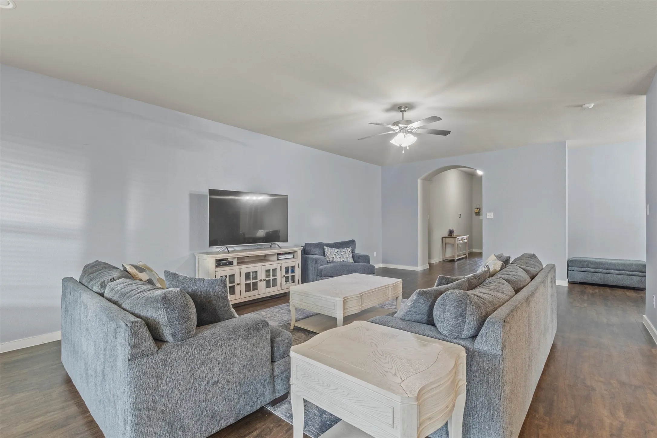 Single Family Residence For Sale in Kaufman County , 1300 Lawnview Drive, Forney, Texas 75126, 4 Bedroom, 2 Bathroom, 3 Garage spaces, 2,819 Sqft, built in 2017, Preowned, mls#21184305, Real Estate Agent in Forney, Homes For Sale in Kaufman county, Homes For Sale in Forney, Realtor in Forney Texas, Real Estate Brokerage Independent Realty Texas, Luminita Cordes Realtor