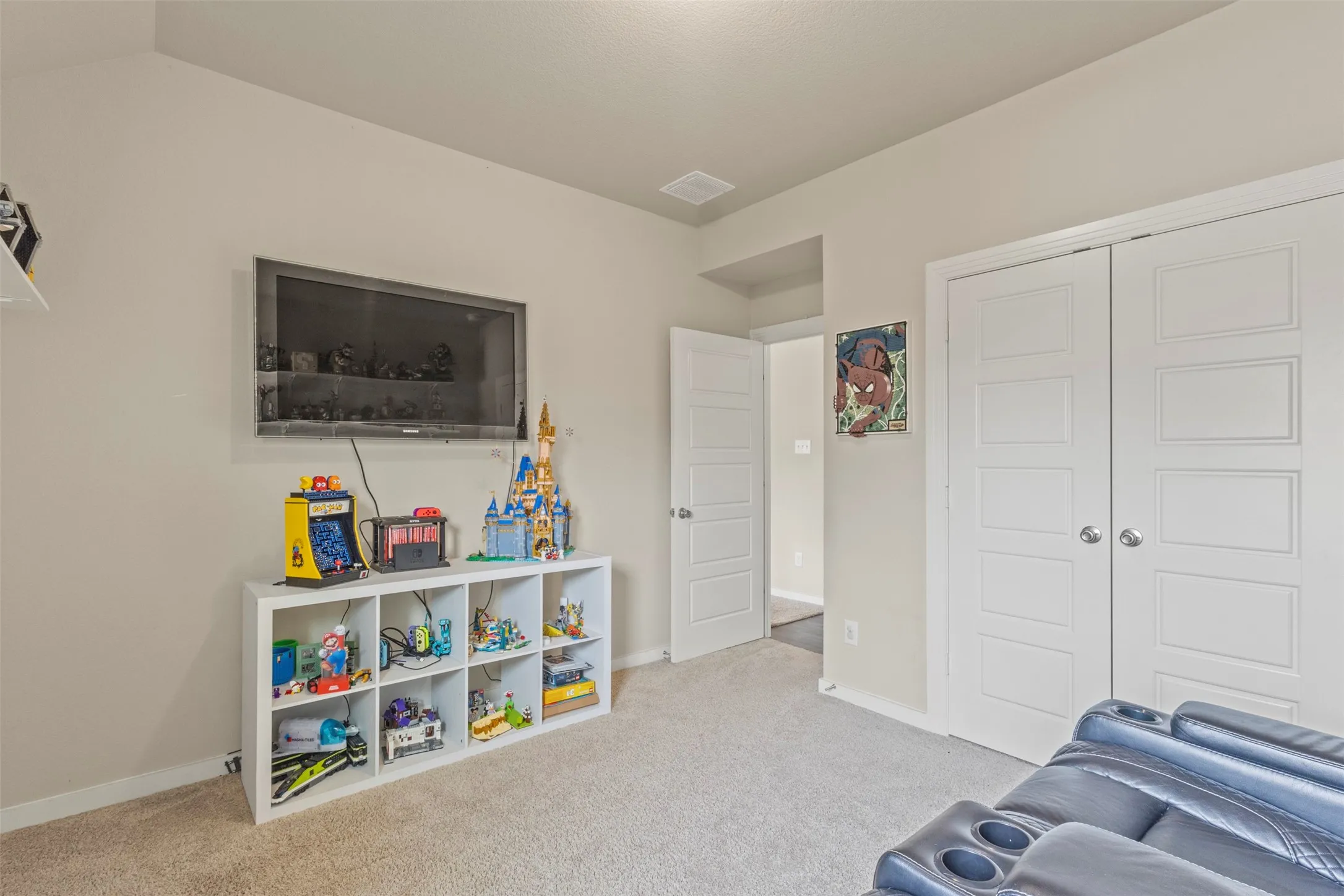 Single Family Residence For Sale in Kaufman County , 1300 Lawnview Drive, Forney, Texas 75126, 4 Bedroom, 2 Bathroom, 3 Garage spaces, 2,819 Sqft, built in 2017, Preowned, mls#21184305, Real Estate Agent in Forney, Homes For Sale in Kaufman county, Homes For Sale in Forney, Realtor in Forney Texas, Real Estate Brokerage Independent Realty Texas, Luminita Cordes Realtor