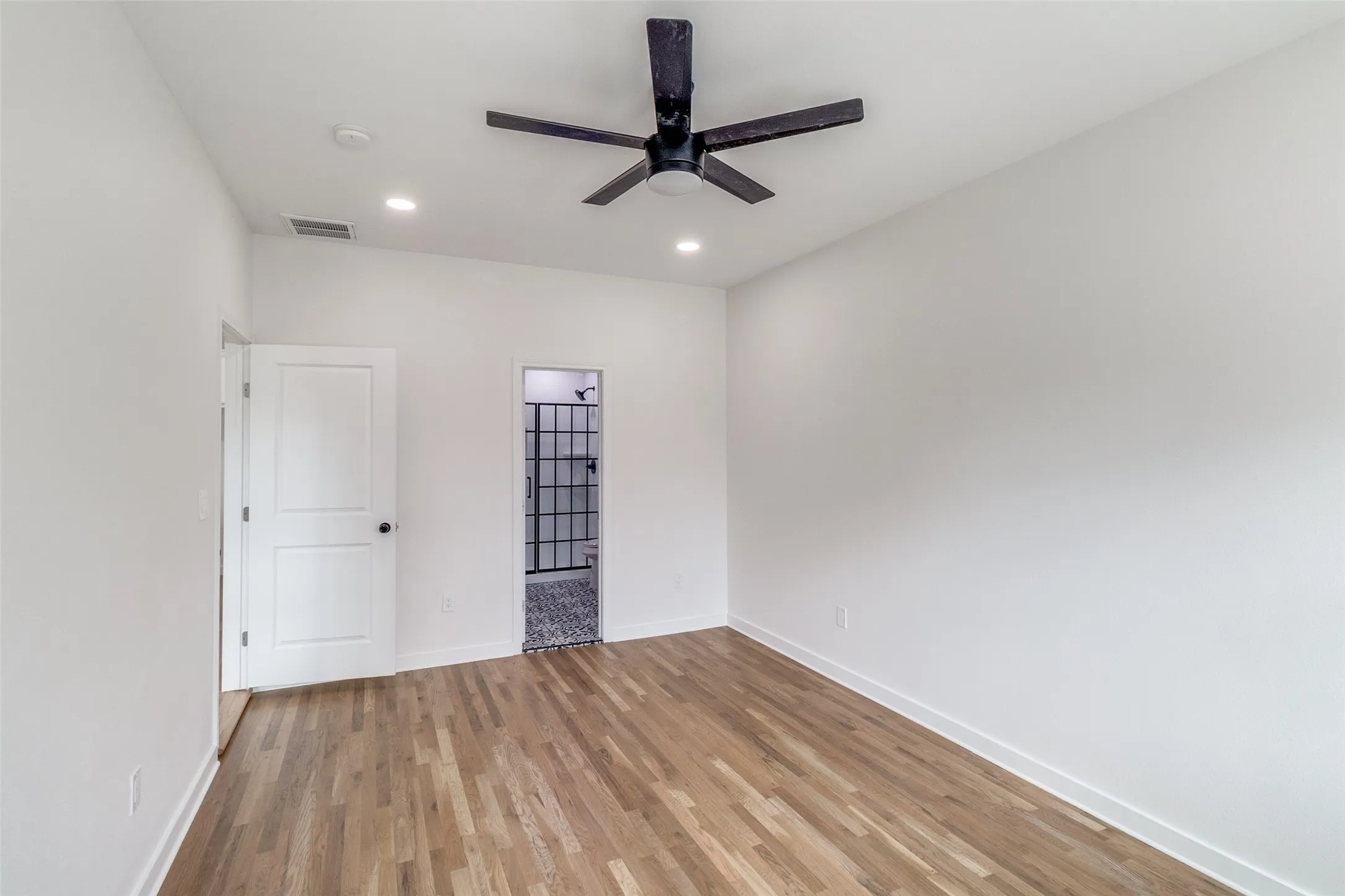 Single Family Residence For Sale in Dallas County , 2145 Major Drive, Dallas, Texas 75227, 3 Bedroom, 2 Bathroom, Garage spaces, 1,419 Sqft, built in 1953, mls#21150542, Real Estate Agent in Dallas, Homes For Sale in Dallas county, Homes For Sale in Dallas, Realtor in Dallas Texas, Real Estate Brokerage Independent Realty Texas, Luminita Cordes Realtor