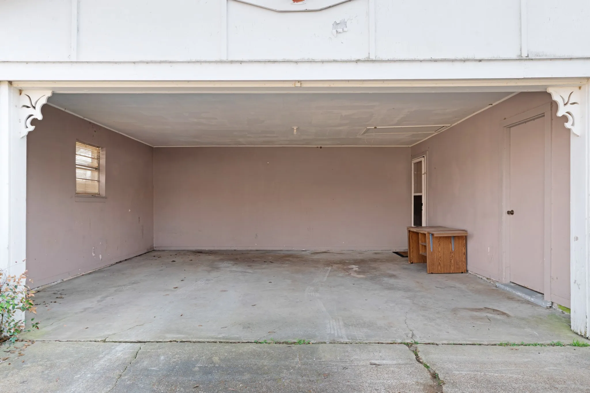 Single Family Residence For Sale in Lamar County , 410 S Bois Darc Street, Blossom, Texas 75416, 3 Bedroom, 2 Bathroom, 2 Garage spaces, 1,977 Sqft, built in 0, mls#21184027, Real Estate Agent in Blossom, Homes For Sale in Lamar county, Homes For Sale in Blossom, Realtor in Blossom Texas, Real Estate Brokerage Independent Realty Texas, Luminita Cordes Realtor