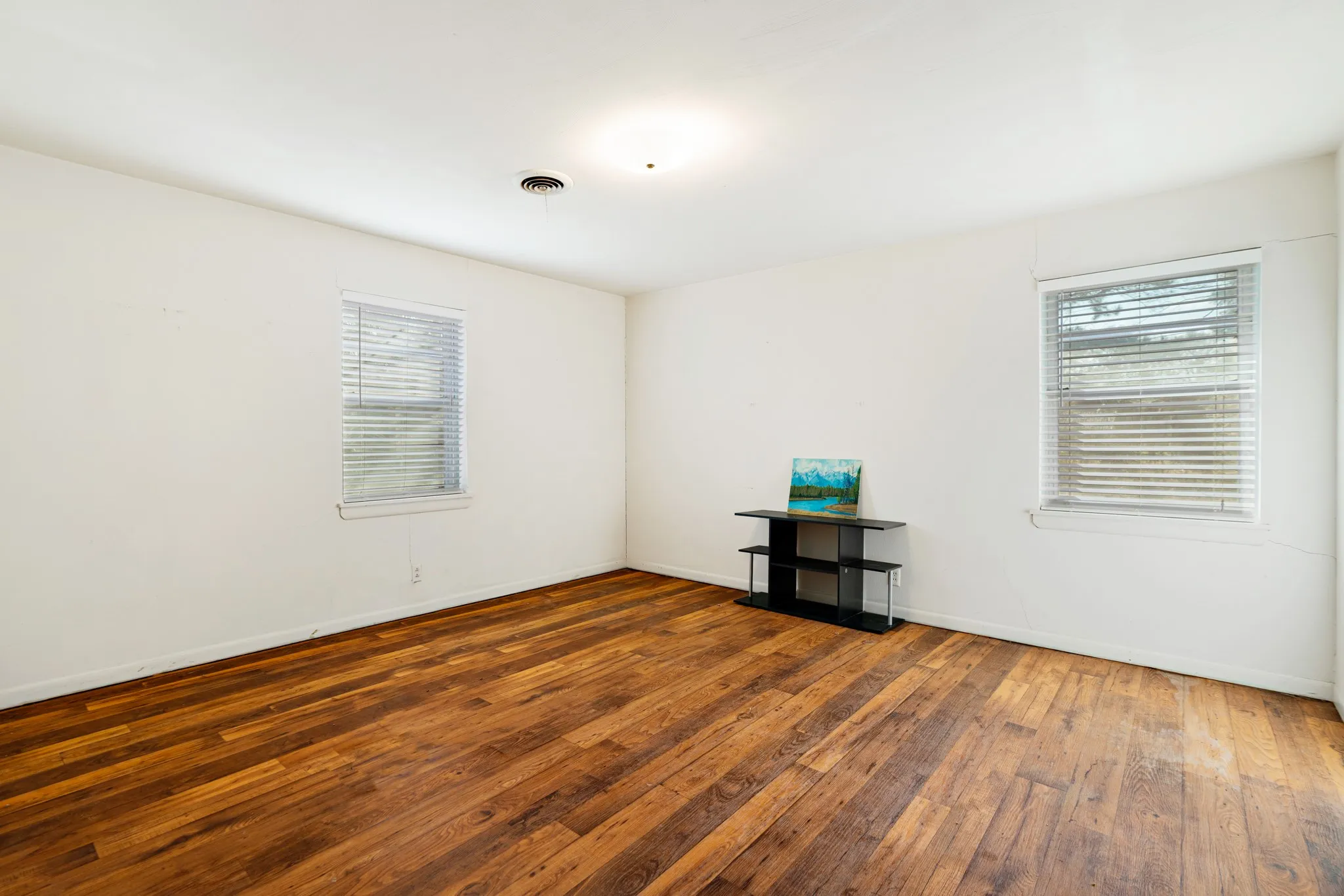 Single Family Residence For Sale in Lamar County , 410 S Bois Darc Street, Blossom, Texas 75416, 3 Bedroom, 2 Bathroom, 2 Garage spaces, 1,977 Sqft, built in 0, mls#21184027, Real Estate Agent in Blossom, Homes For Sale in Lamar county, Homes For Sale in Blossom, Realtor in Blossom Texas, Real Estate Brokerage Independent Realty Texas, Luminita Cordes Realtor