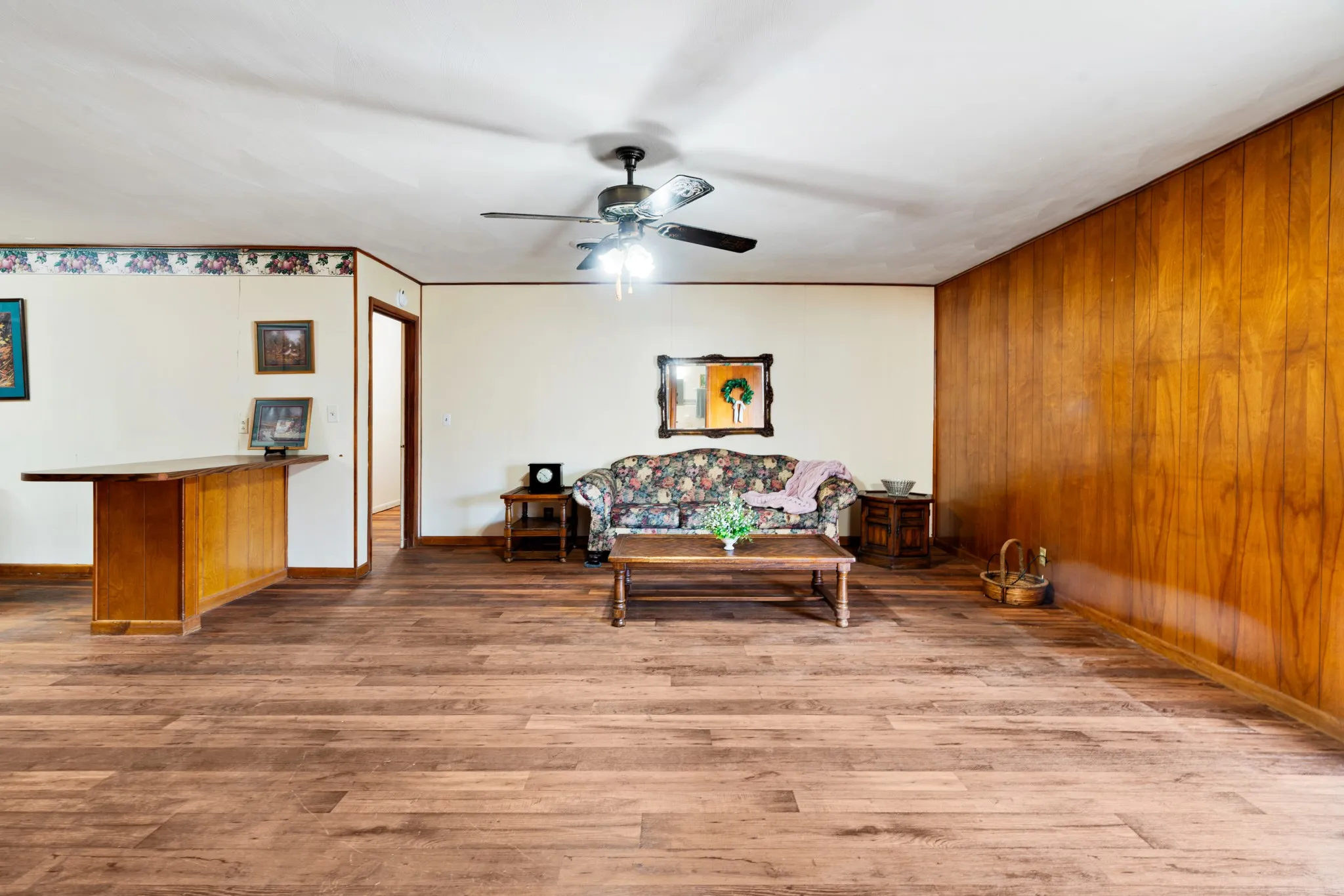 Single Family Residence For Sale in Lamar County , 410 S Bois Darc Street, Blossom, Texas 75416, 3 Bedroom, 2 Bathroom, 2 Garage spaces, 1,977 Sqft, built in 0, mls#21184027, Real Estate Agent in Blossom, Homes For Sale in Lamar county, Homes For Sale in Blossom, Realtor in Blossom Texas, Real Estate Brokerage Independent Realty Texas, Luminita Cordes Realtor