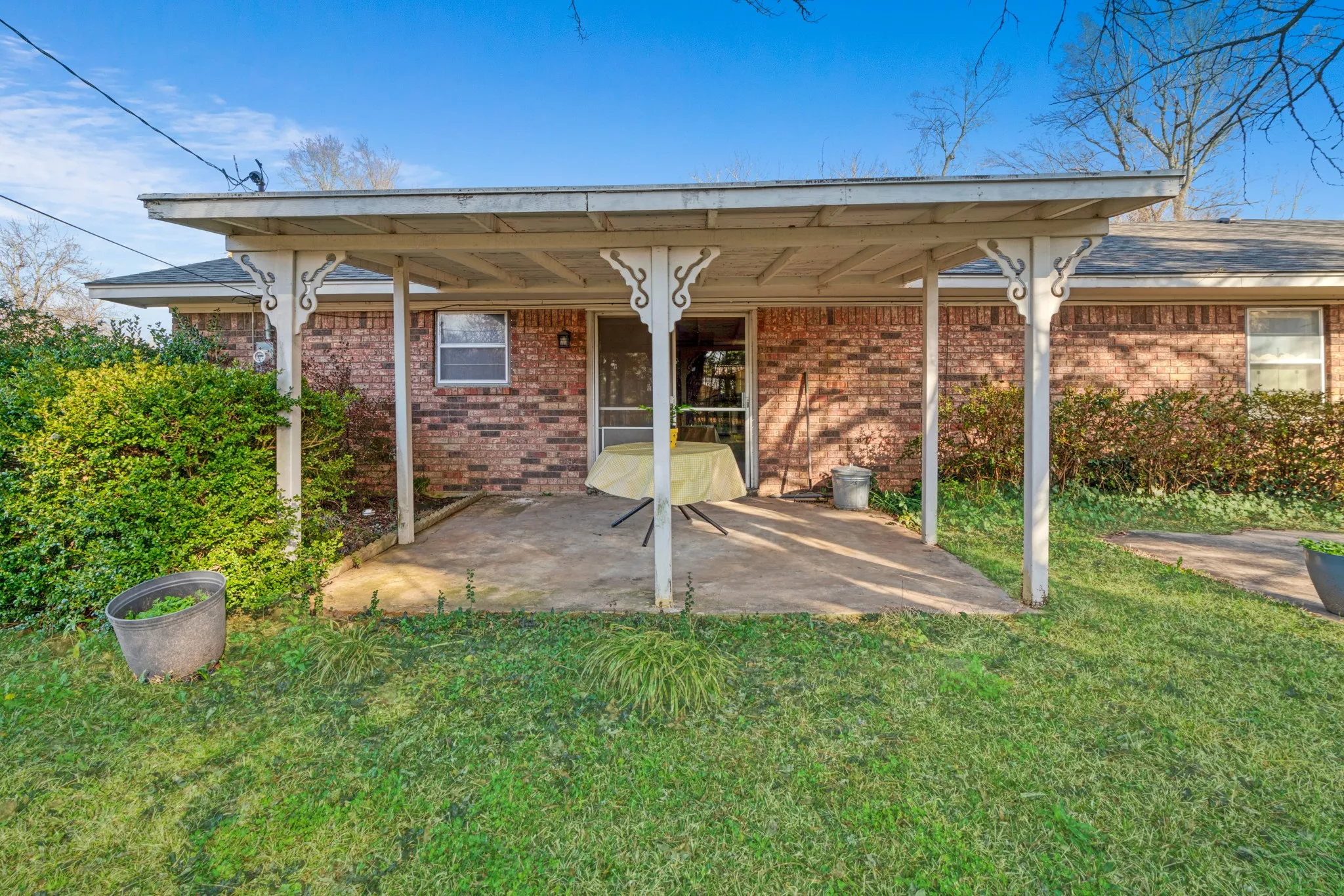 Single Family Residence For Sale in Lamar County , 410 S Bois Darc Street, Blossom, Texas 75416, 3 Bedroom, 2 Bathroom, 2 Garage spaces, 1,977 Sqft, built in 0, mls#21184027, Real Estate Agent in Blossom, Homes For Sale in Lamar county, Homes For Sale in Blossom, Realtor in Blossom Texas, Real Estate Brokerage Independent Realty Texas, Luminita Cordes Realtor
