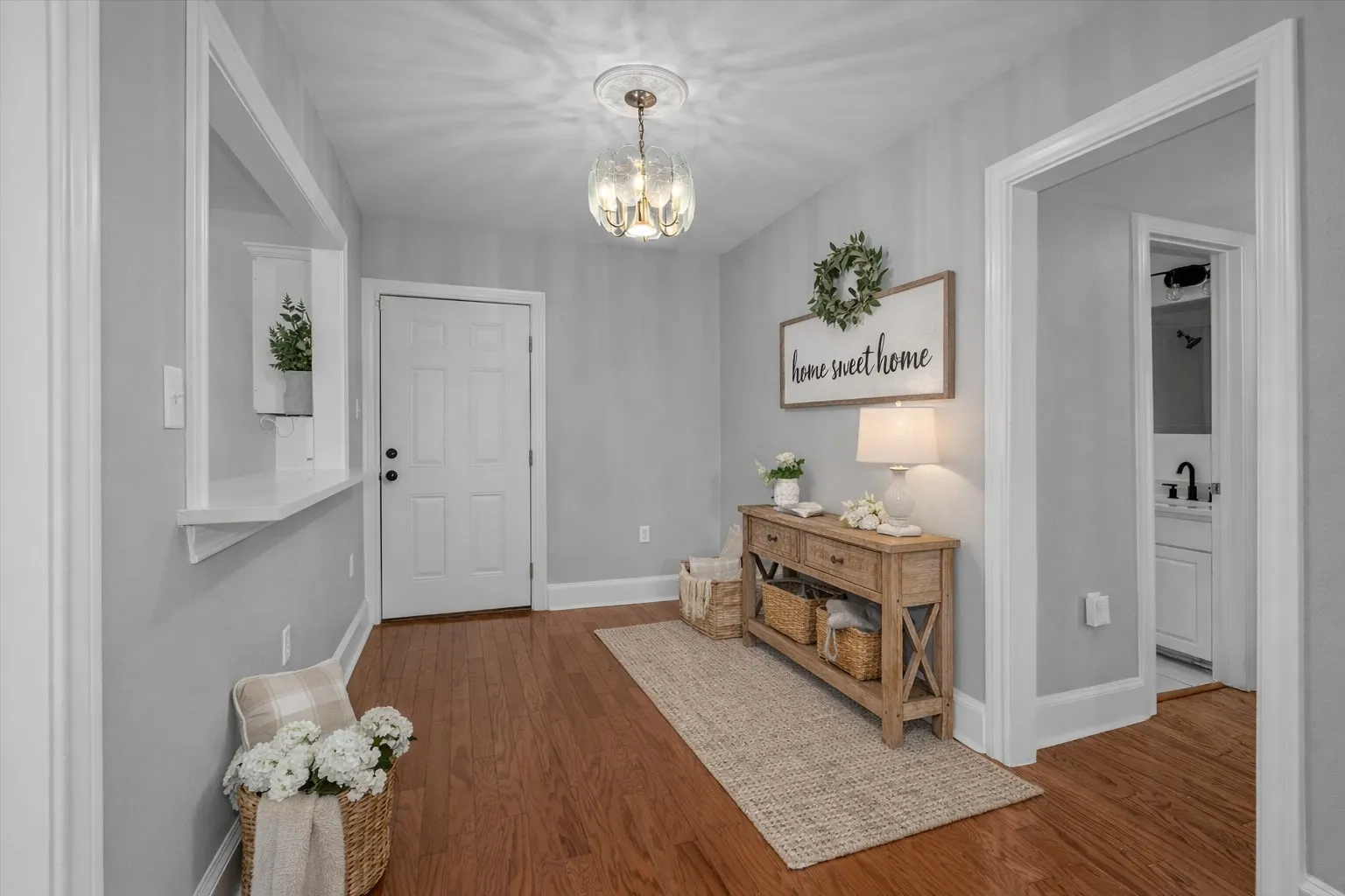 Single Family Residence For Sale in Smith County , 627 W 2nd Street, Tyler, Texas 75701, 4 Bedrooms, 3 Bathrooms, 1 Garage spaces, 2,868 Sqft, built in 1950, Price $345,000, mls#21184502, Real Estate Agent in Tyler, Homes For Sale in Smith county, Homes For Sale in Tyler, Realtor in Tyler Texas, Real Estate Brokerage Independent Realty Texas, Luminita Cordes Realtor