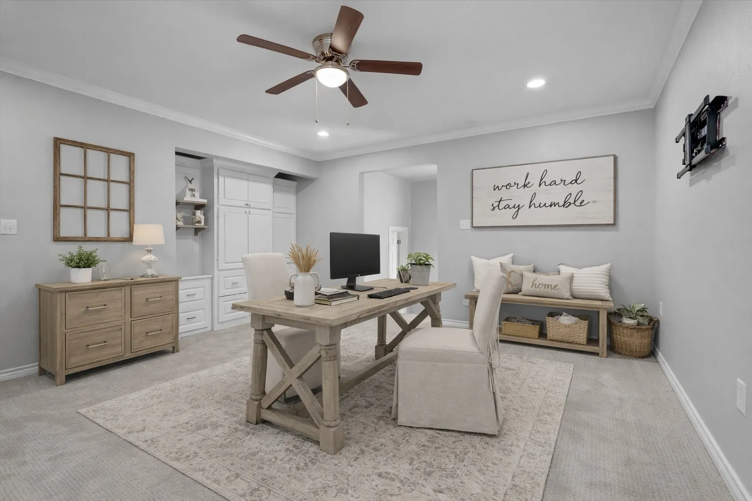 Single Family Residence For Sale in Smith County , 627 W 2nd Street, Tyler, Texas 75701, 4 Bedrooms, 3 Bathrooms, 1 Garage spaces, 2,868 Sqft, built in 1950, Price $345,000, mls#21184502, Real Estate Agent in Tyler, Homes For Sale in Smith county, Homes For Sale in Tyler, Realtor in Tyler Texas, Real Estate Brokerage Independent Realty Texas, Luminita Cordes Realtor