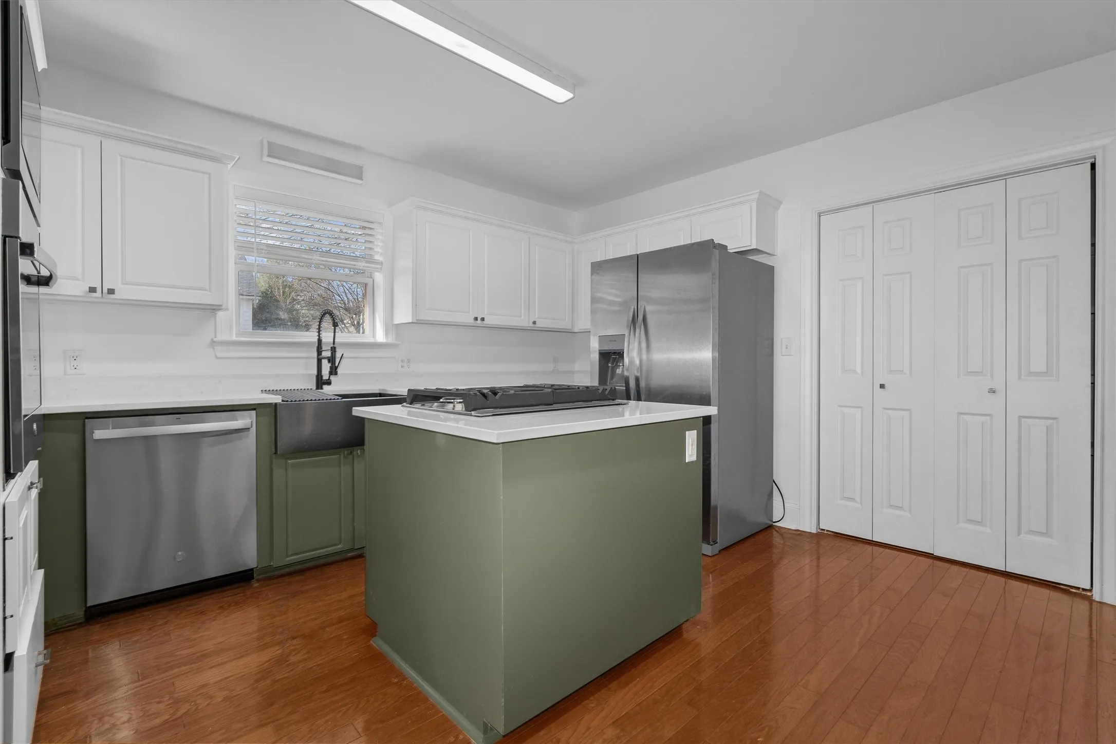 Single Family Residence For Sale in Smith County , 627 W 2nd Street, Tyler, Texas 75701, 4 Bedrooms, 3 Bathrooms, 1 Garage spaces, 2,868 Sqft, built in 1950, Price $345,000, mls#21184502, Real Estate Agent in Tyler, Homes For Sale in Smith county, Homes For Sale in Tyler, Realtor in Tyler Texas, Real Estate Brokerage Independent Realty Texas, Luminita Cordes Realtor