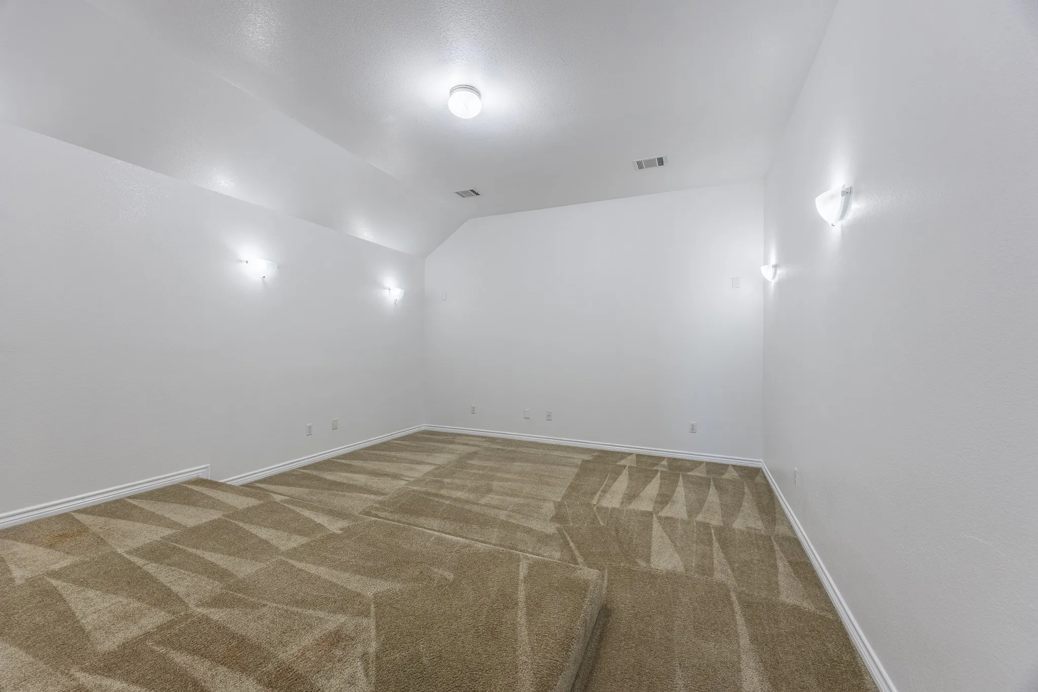Single Family Residence For Sale in Tarrant County , 8537 Meadow Sweet Lane, Fort Worth, Texas 76123, 4 Bedroom, 3 Bathroom, 2 Garage spaces, 2,791 Sqft, built in 2008, Price $400,000, mls#21184519, Real Estate Agent in Fort Worth, Homes For Sale in Tarrant county, Homes For Sale in Fort Worth, Realtor in Fort Worth Texas, Real Estate Brokerage Independent Realty Texas, Luminita Cordes Realtor