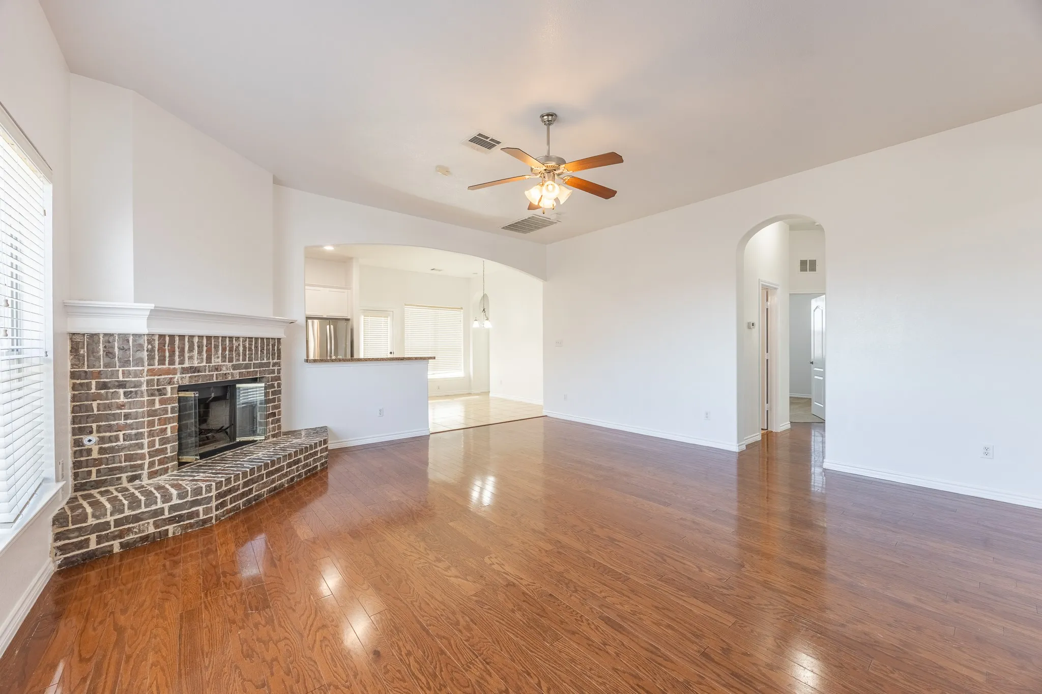 Single Family Residence For Sale in Tarrant County , 8537 Meadow Sweet Lane, Fort Worth, Texas 76123, 4 Bedroom, 3 Bathroom, 2 Garage spaces, 2,791 Sqft, built in 2008, Price $400,000, mls#21184519, Real Estate Agent in Fort Worth, Homes For Sale in Tarrant county, Homes For Sale in Fort Worth, Realtor in Fort Worth Texas, Real Estate Brokerage Independent Realty Texas, Luminita Cordes Realtor