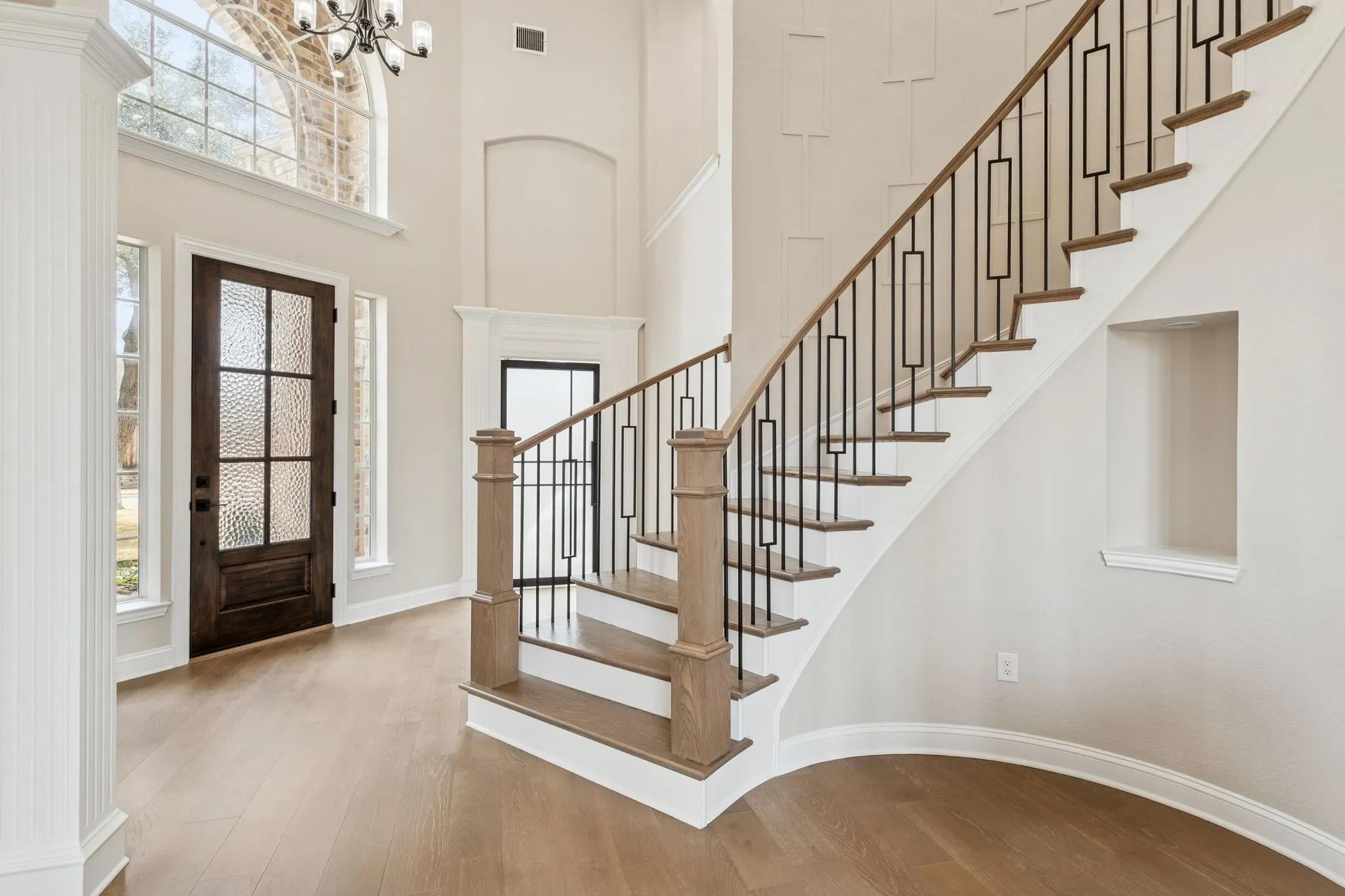 Single Family Residence For Sale in Denton County , 1713 Briaroaks Drive, Flower Mound, Texas 75028, 5 Bedroom, 5 Bathroom, 3 Garage spaces, 4,402 Sqft, built in 1998, Preowned, mls#21176483, Real Estate Agent in Flower Mound, Homes For Sale in Denton county, Homes For Sale in Flower Mound, Realtor in Flower Mound Texas, Real Estate Brokerage Independent Realty Texas, Luminita Cordes Realtor