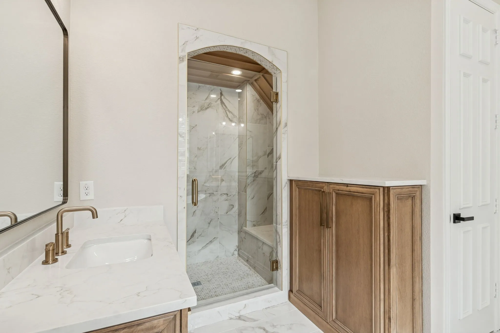 Single Family Residence For Sale in Denton County , 1713 Briaroaks Drive, Flower Mound, Texas 75028, 5 Bedroom, 5 Bathroom, 3 Garage spaces, 4,402 Sqft, built in 1998, Preowned, mls#21176483, Real Estate Agent in Flower Mound, Homes For Sale in Denton county, Homes For Sale in Flower Mound, Realtor in Flower Mound Texas, Real Estate Brokerage Independent Realty Texas, Luminita Cordes Realtor