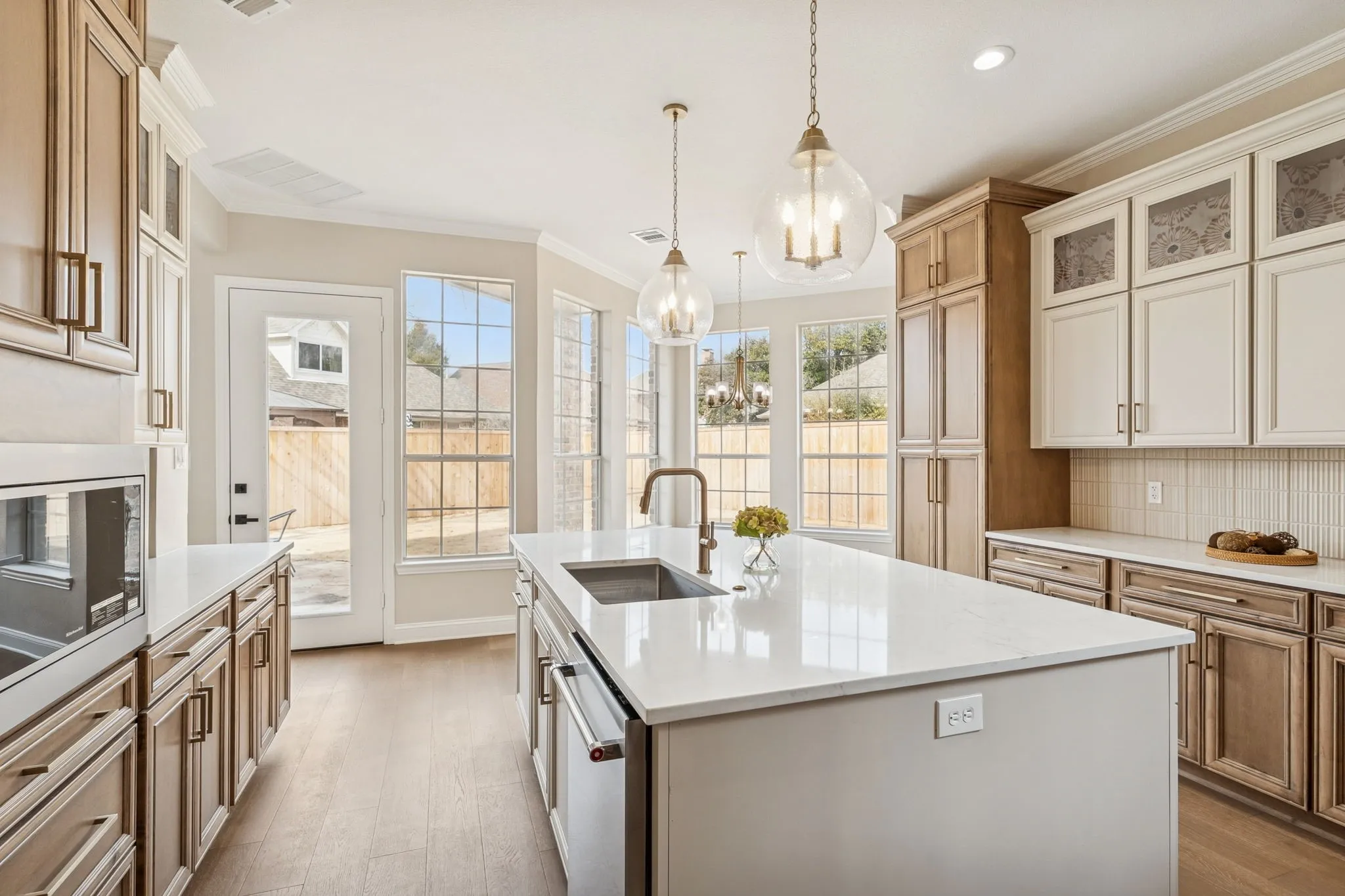 Single Family Residence For Sale in Denton County , 1713 Briaroaks Drive, Flower Mound, Texas 75028, 5 Bedroom, 5 Bathroom, 3 Garage spaces, 4,402 Sqft, built in 1998, Preowned, mls#21176483, Real Estate Agent in Flower Mound, Homes For Sale in Denton county, Homes For Sale in Flower Mound, Realtor in Flower Mound Texas, Real Estate Brokerage Independent Realty Texas, Luminita Cordes Realtor