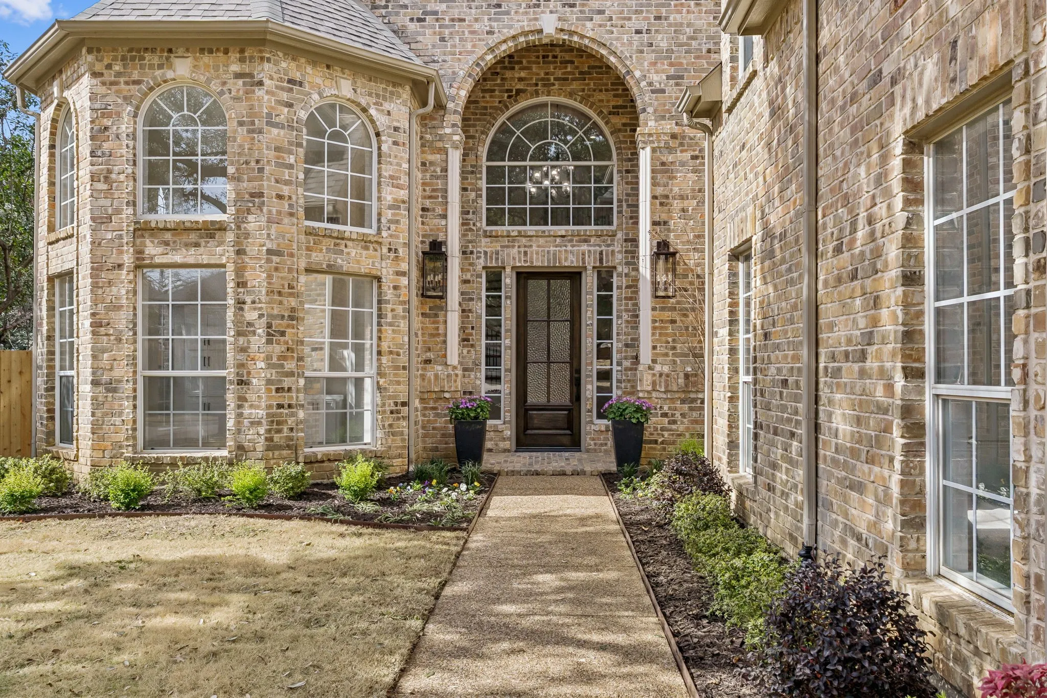 Single Family Residence For Sale in Denton County , 1713 Briaroaks Drive, Flower Mound, Texas 75028, 5 Bedroom, 5 Bathroom, 3 Garage spaces, 4,402 Sqft, built in 1998, Preowned, mls#21176483, Real Estate Agent in Flower Mound, Homes For Sale in Denton county, Homes For Sale in Flower Mound, Realtor in Flower Mound Texas, Real Estate Brokerage Independent Realty Texas, Luminita Cordes Realtor