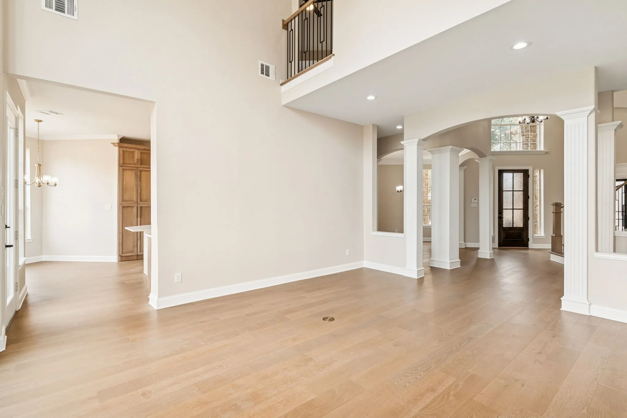 Single Family Residence For Sale in Denton County , 1713 Briaroaks Drive, Flower Mound, Texas 75028, 5 Bedroom, 5 Bathroom, 3 Garage spaces, 4,402 Sqft, built in 1998, Preowned, mls#21176483, Real Estate Agent in Flower Mound, Homes For Sale in Denton county, Homes For Sale in Flower Mound, Realtor in Flower Mound Texas, Real Estate Brokerage Independent Realty Texas, Luminita Cordes Realtor