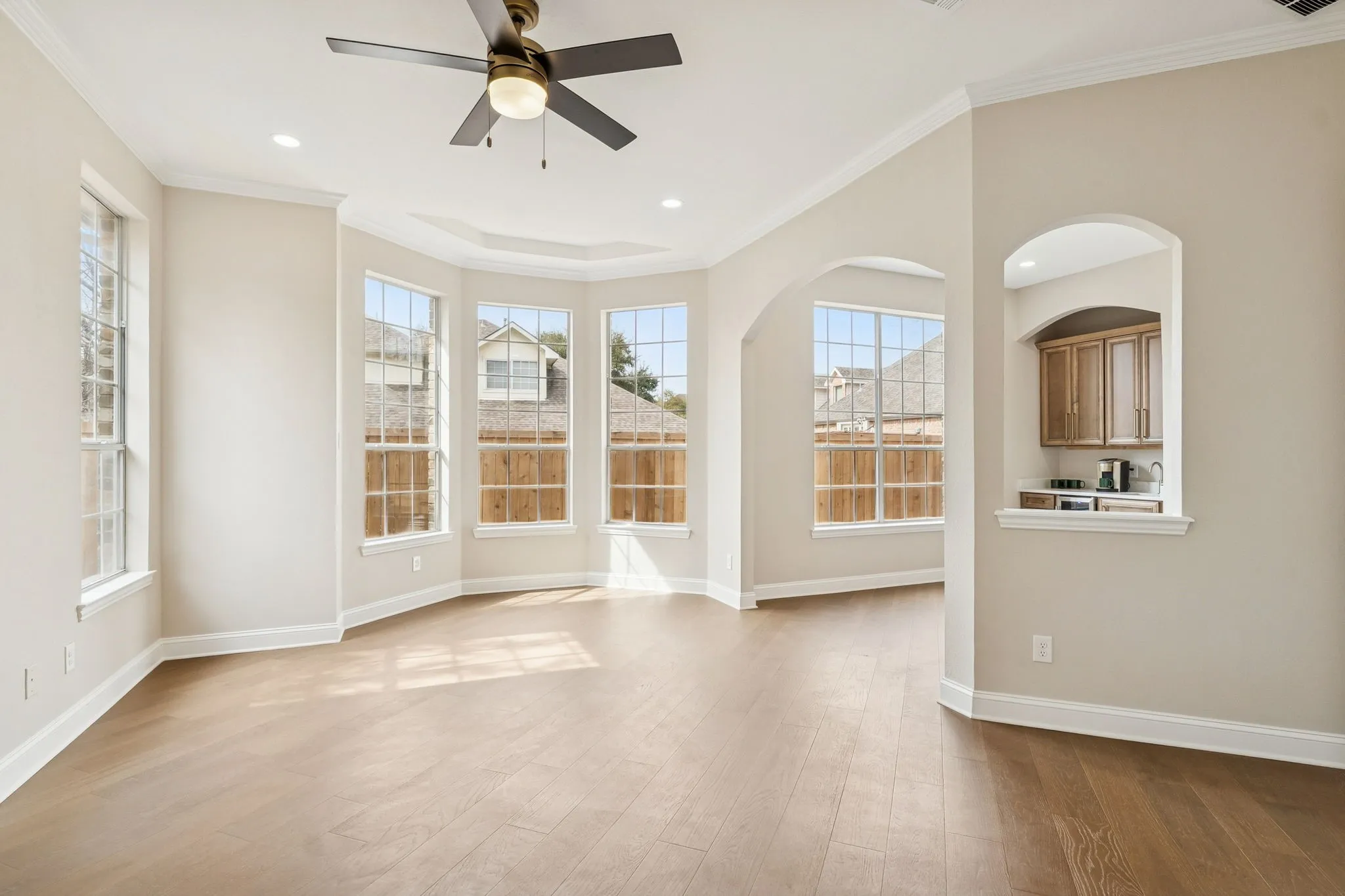 Single Family Residence For Sale in Denton County , 1713 Briaroaks Drive, Flower Mound, Texas 75028, 5 Bedroom, 5 Bathroom, 3 Garage spaces, 4,402 Sqft, built in 1998, Preowned, mls#21176483, Real Estate Agent in Flower Mound, Homes For Sale in Denton county, Homes For Sale in Flower Mound, Realtor in Flower Mound Texas, Real Estate Brokerage Independent Realty Texas, Luminita Cordes Realtor
